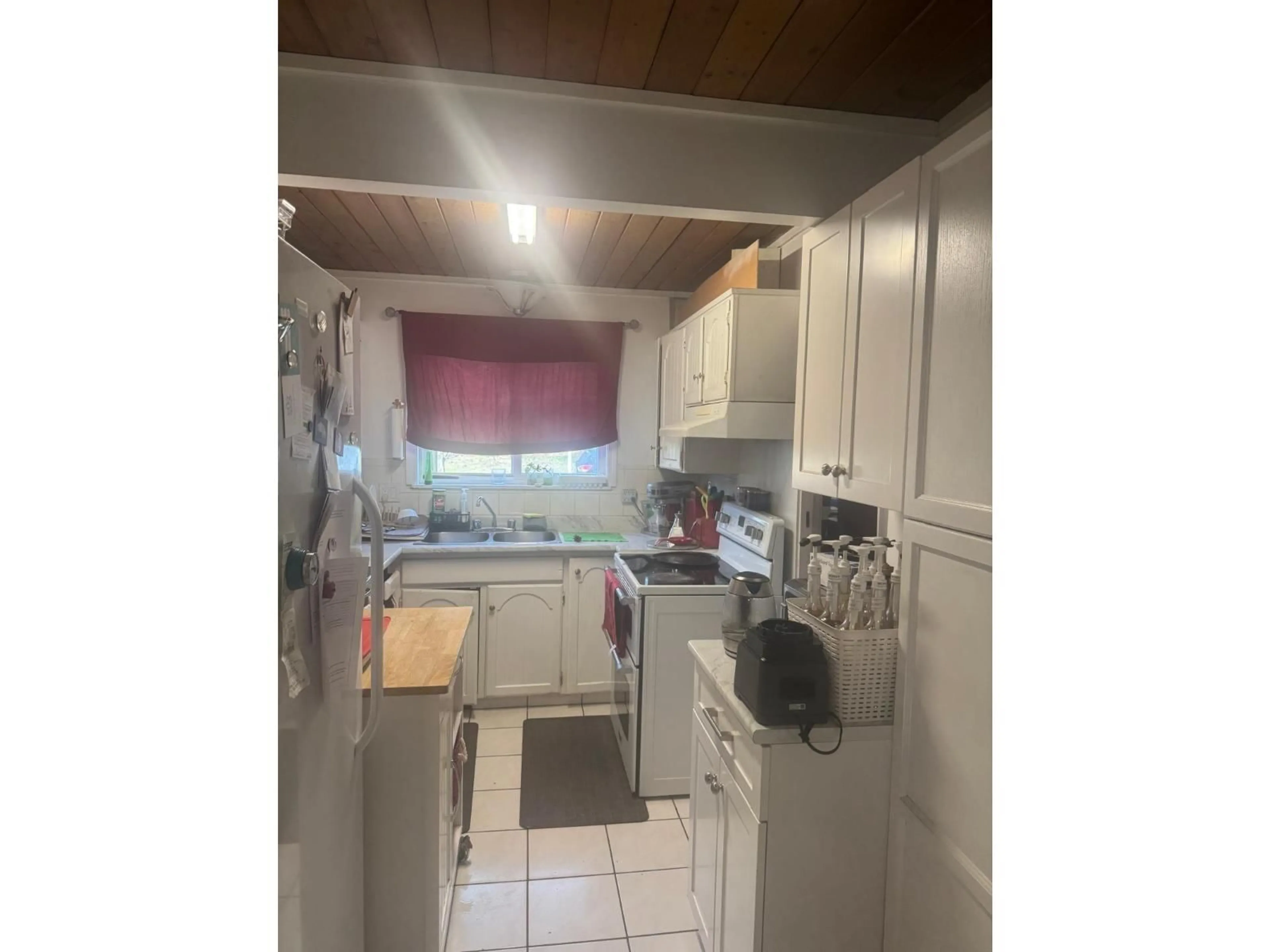 Standard kitchen, unknown for 7782 SWANSON DRIVE, Delta British Columbia V4C5C5