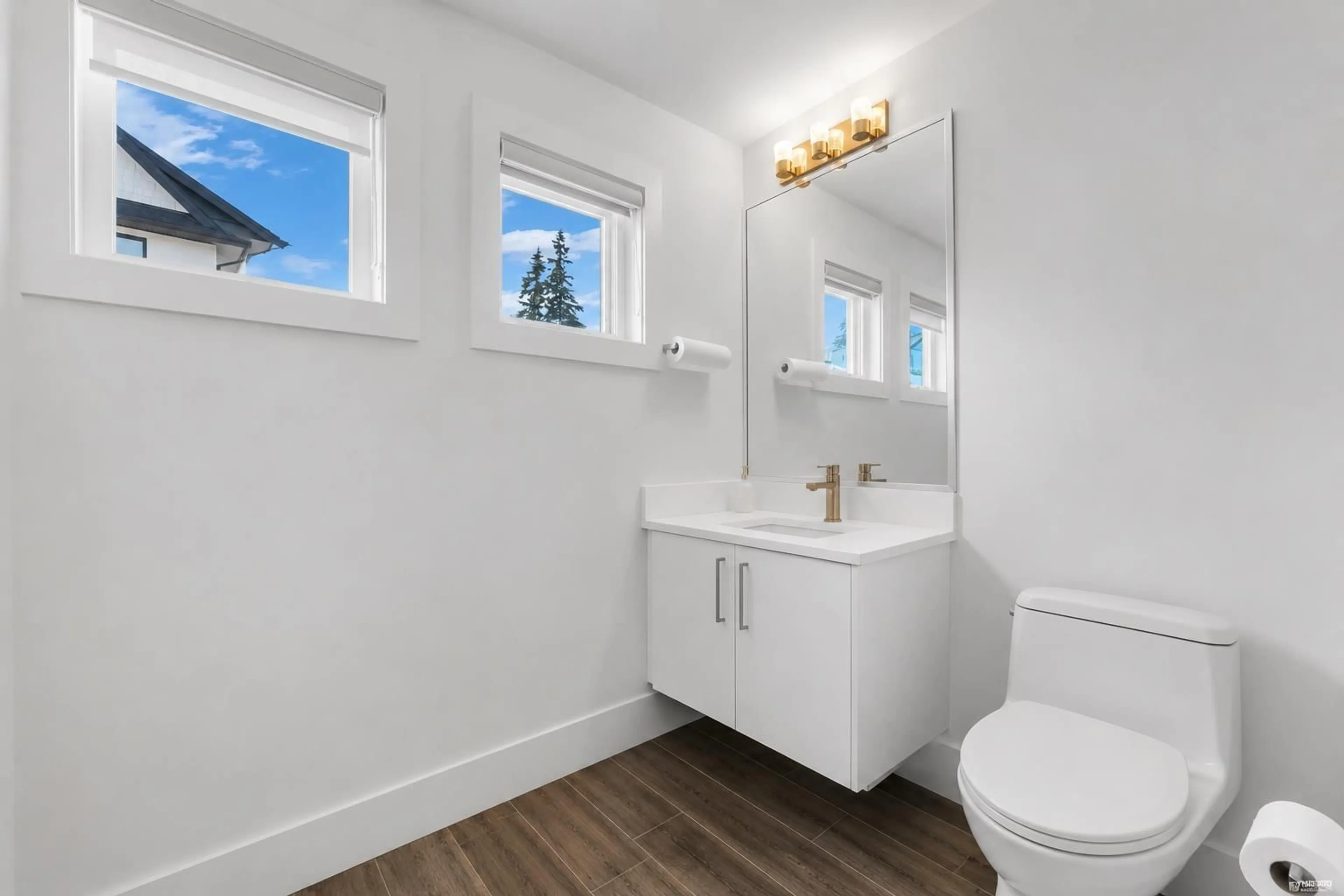 Standard bathroom, unknown for 37 - 15177 60 AVENUE, Surrey British Columbia V3S7B3