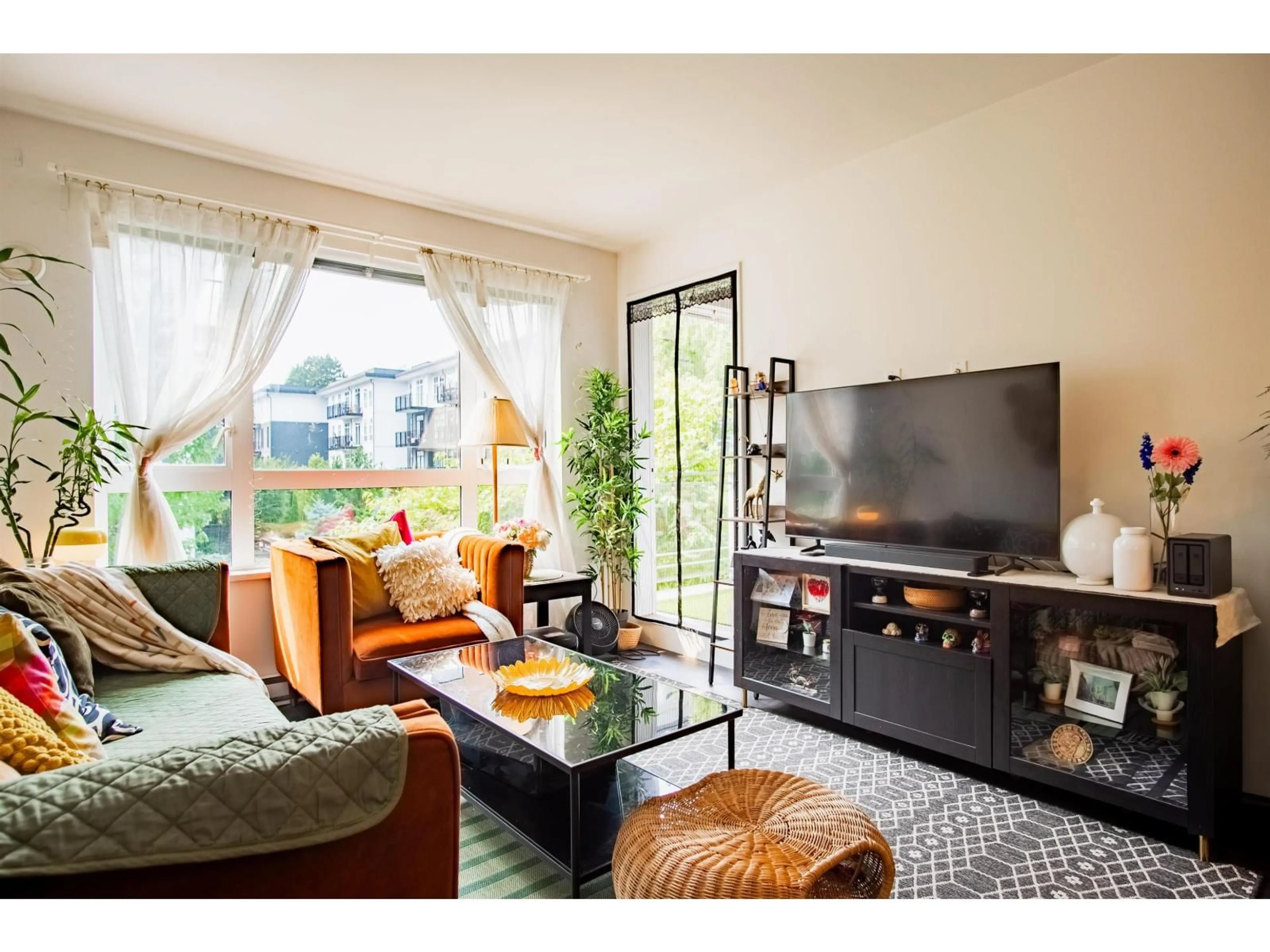 Living room with furniture, unknown for 218 - 13963 105 BOULEVARD, Surrey British Columbia V3T0M9