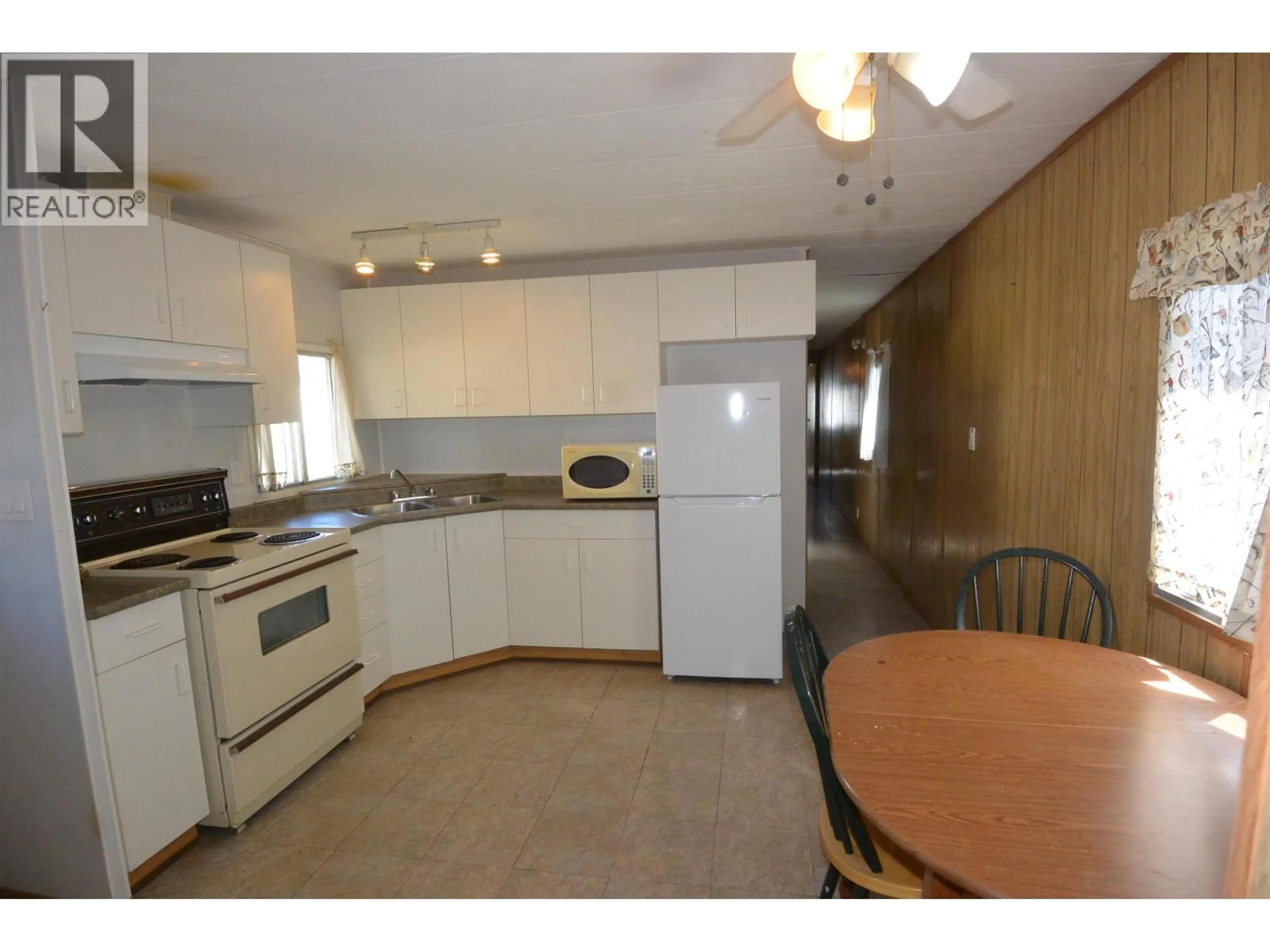 Standard kitchen, wood/laminate floor for 45 - 95 LAIDLAW ROAD, Smithers British Columbia V0J2N6