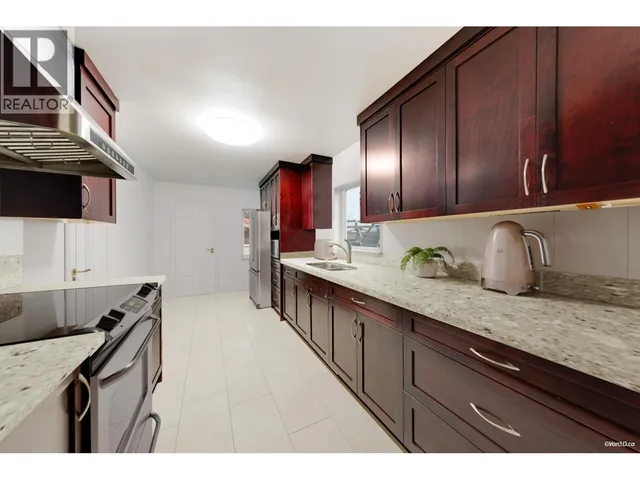 3342 ADANAC STREET, Vancouver 3