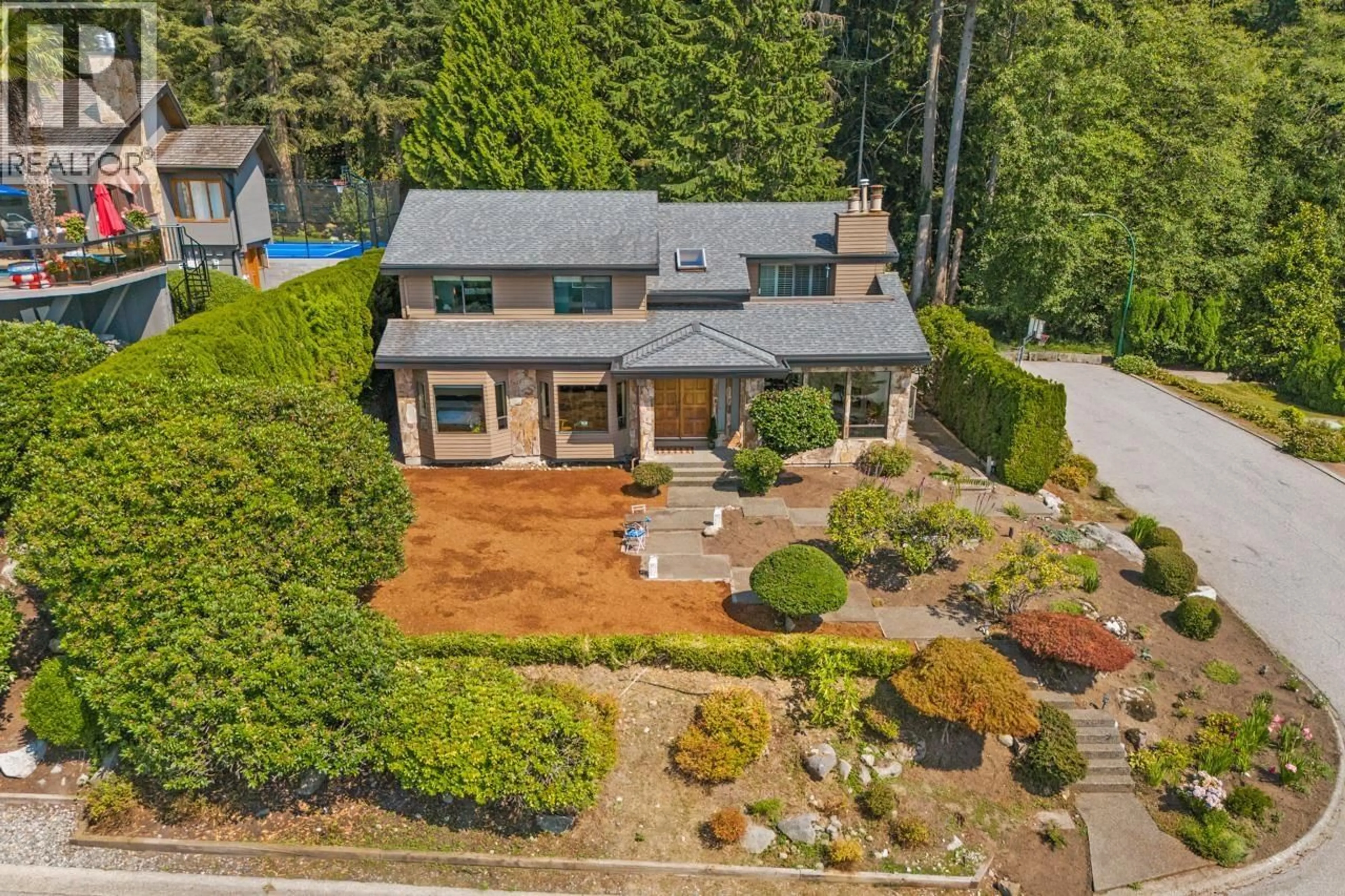 A pic from outside/outdoor area/front of a property/back of a property/a pic from drone, street for 2008 BLAIRVIEW AVENUE, North Vancouver British Columbia V7H2N4