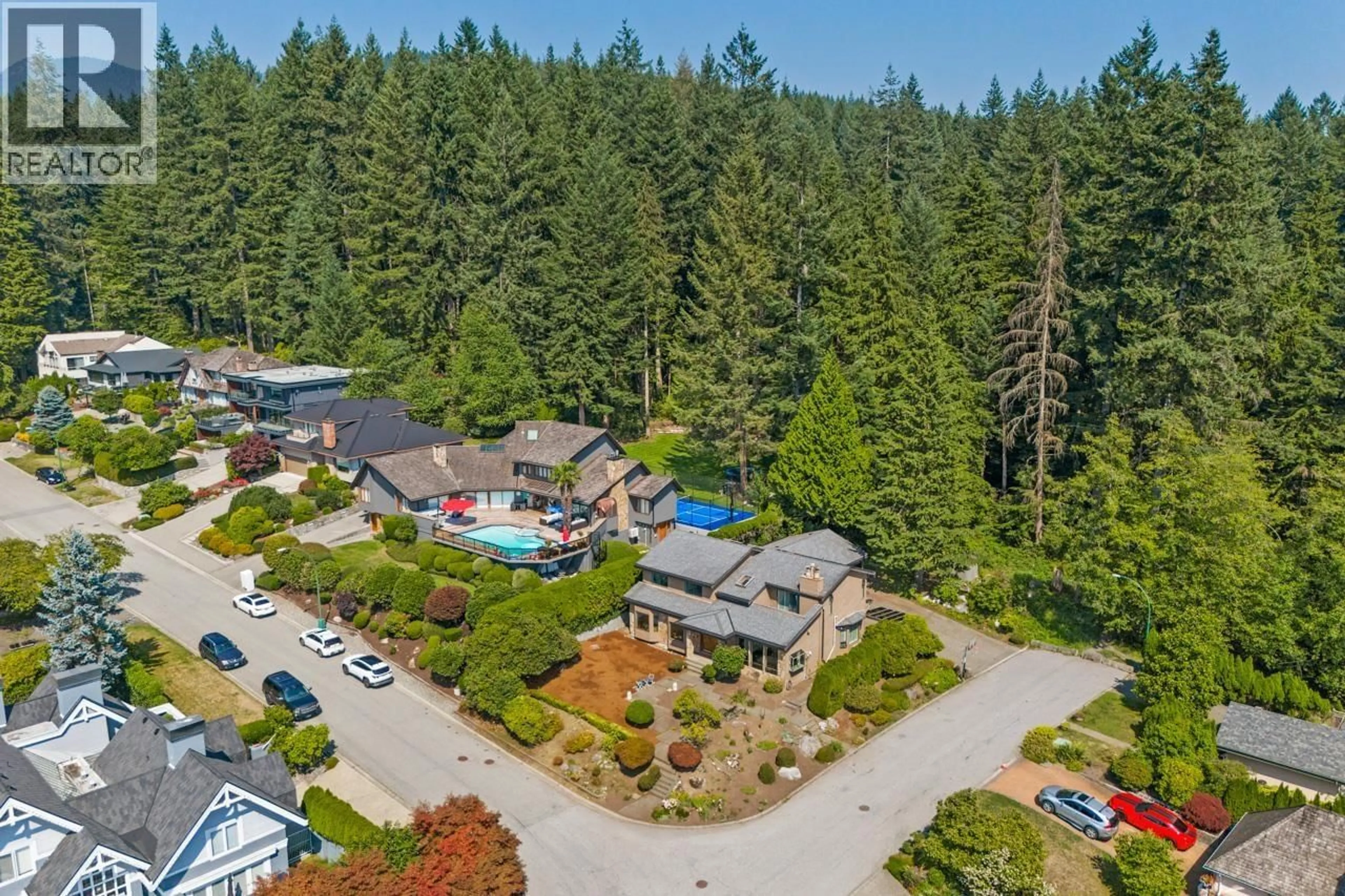 A pic from outside/outdoor area/front of a property/back of a property/a pic from drone, unknown for 2008 BLAIRVIEW AVENUE, North Vancouver British Columbia V7H2N4