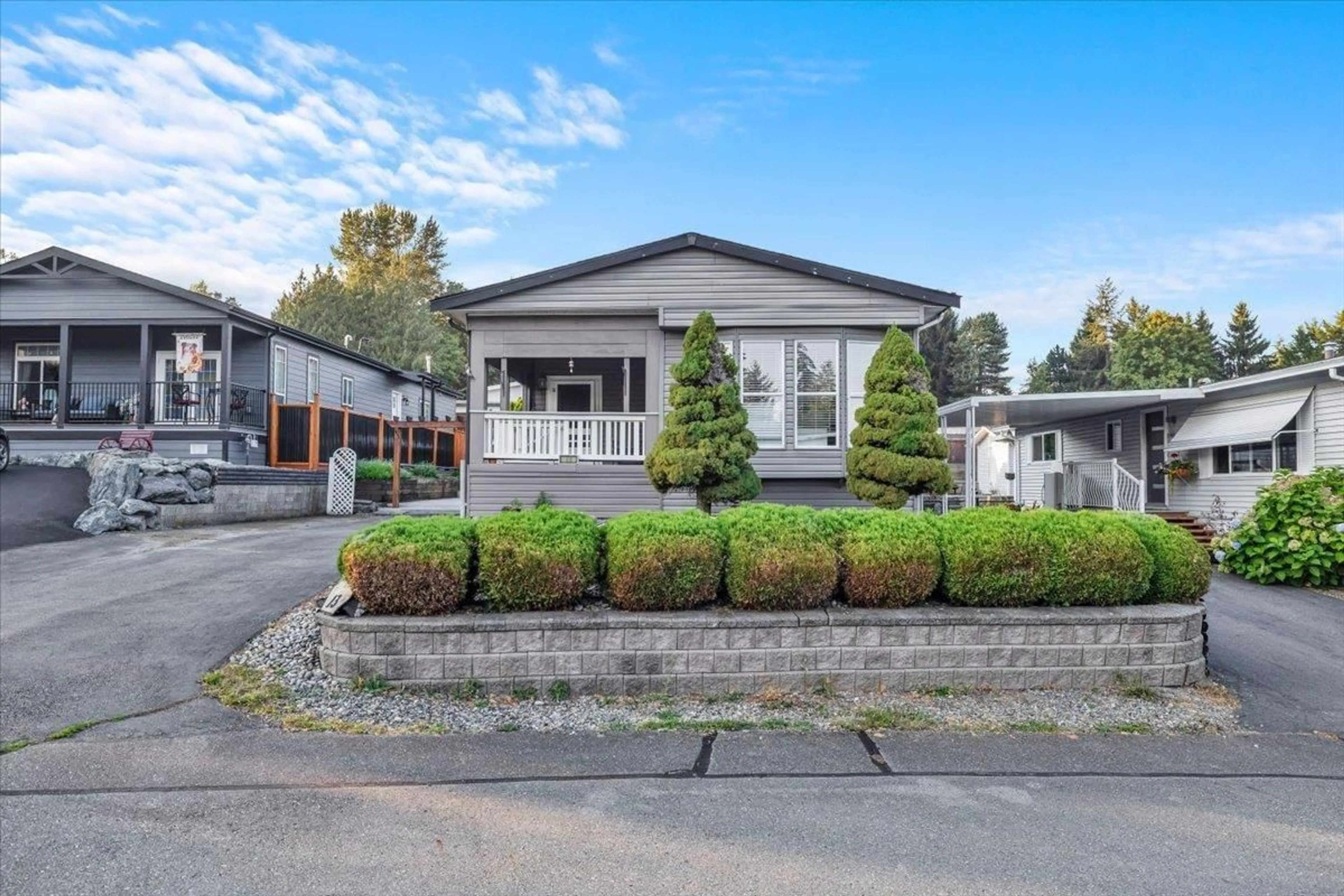 Home with vinyl exterior material, unknown for 13 - 27111 0 AVENUE, Langley British Columbia V4W2S9