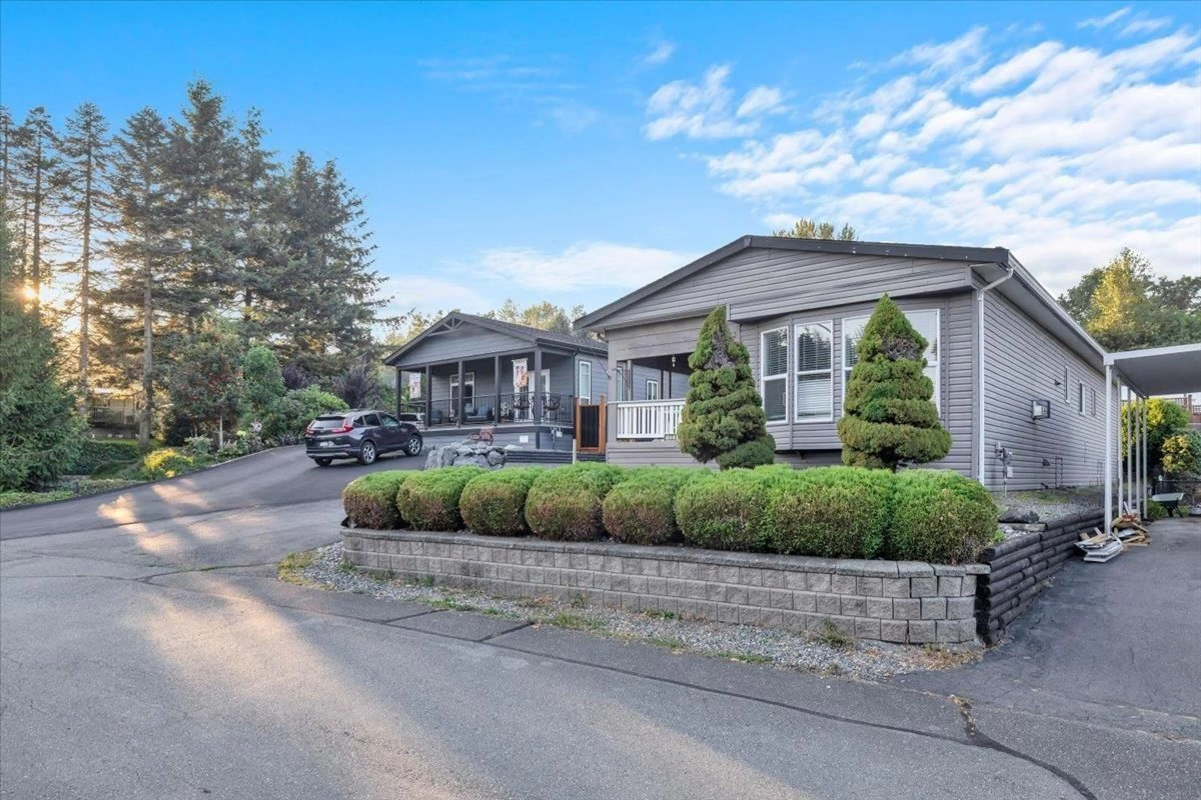 A pic from outside/outdoor area/front of a property/back of a property/a pic from drone, street for 13 - 27111 0 AVENUE, Langley British Columbia V4W2S9