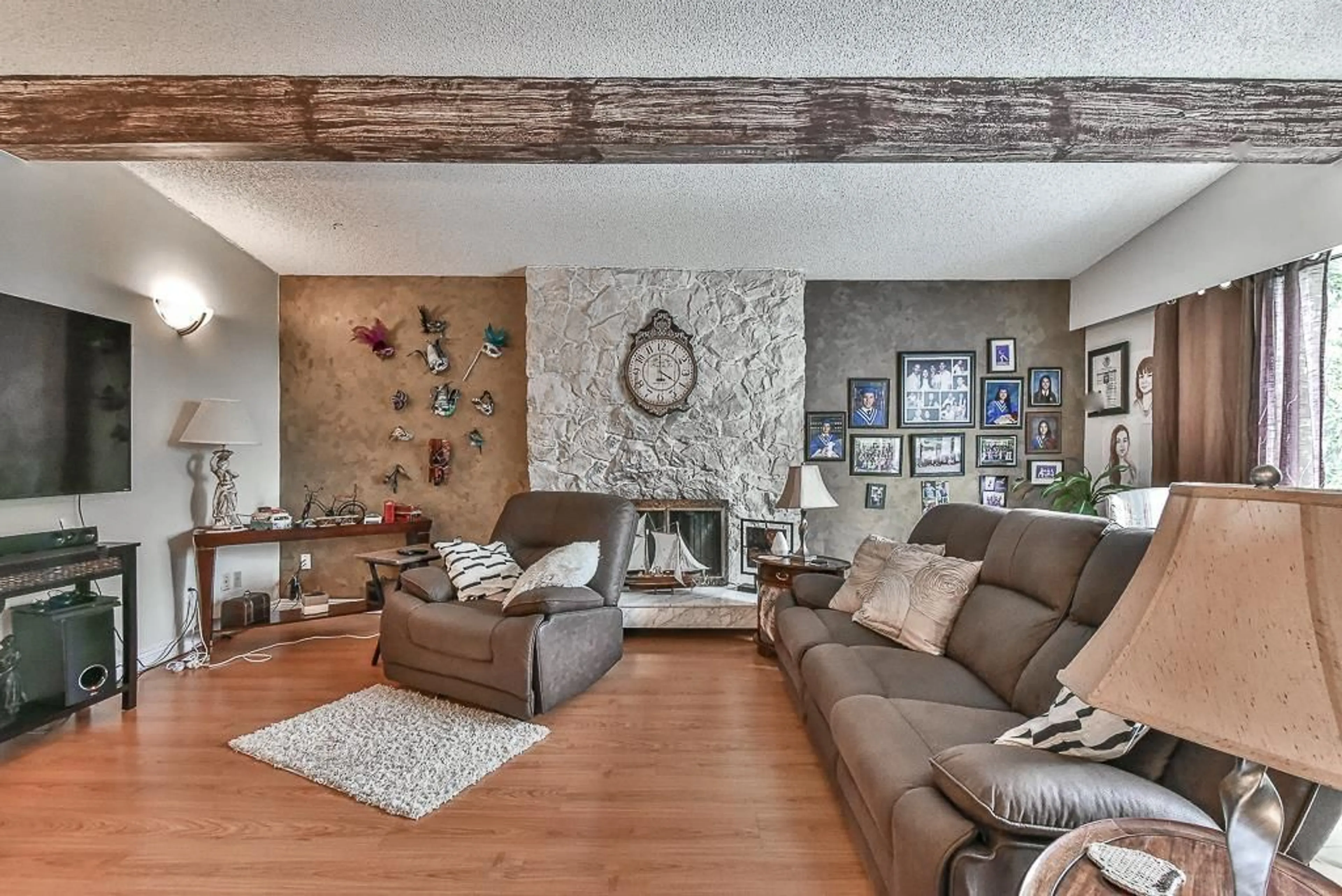 Living room with furniture, unknown for 13243 COULTHARD ROAD, Surrey British Columbia V3X3E5
