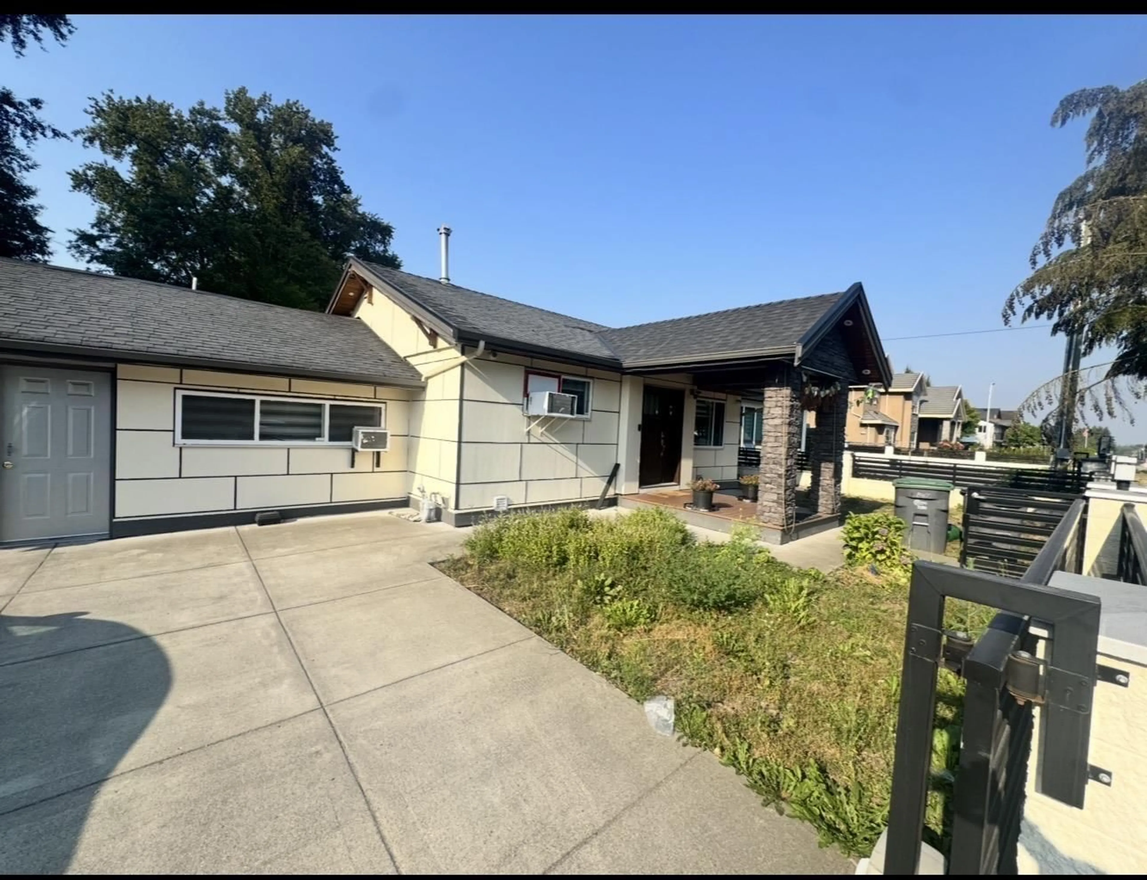 A pic from outside/outdoor area/front of a property/back of a property/a pic from drone, street for 13317 84 AVENUE, Surrey British Columbia V3W3H1