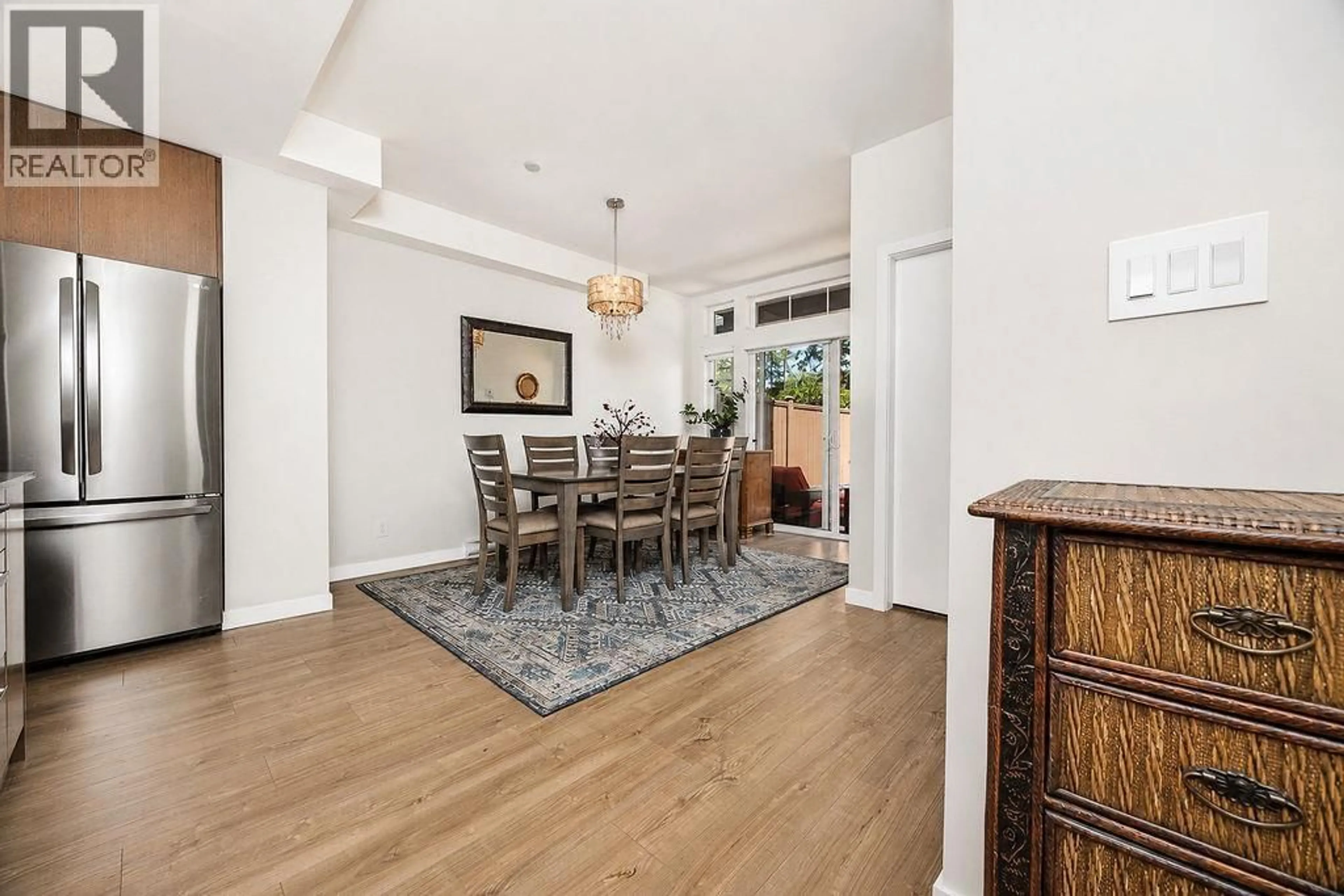 Dining room, wood/laminate floor for 5902 BEACHGATE LANE, Sechelt British Columbia V7Z0S3