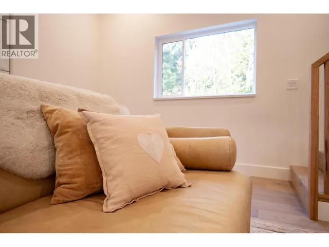 1246 REED ROAD, Gibsons 4