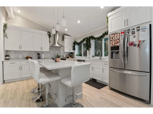46022 CLARKE DRIVE, Chilliwack 3