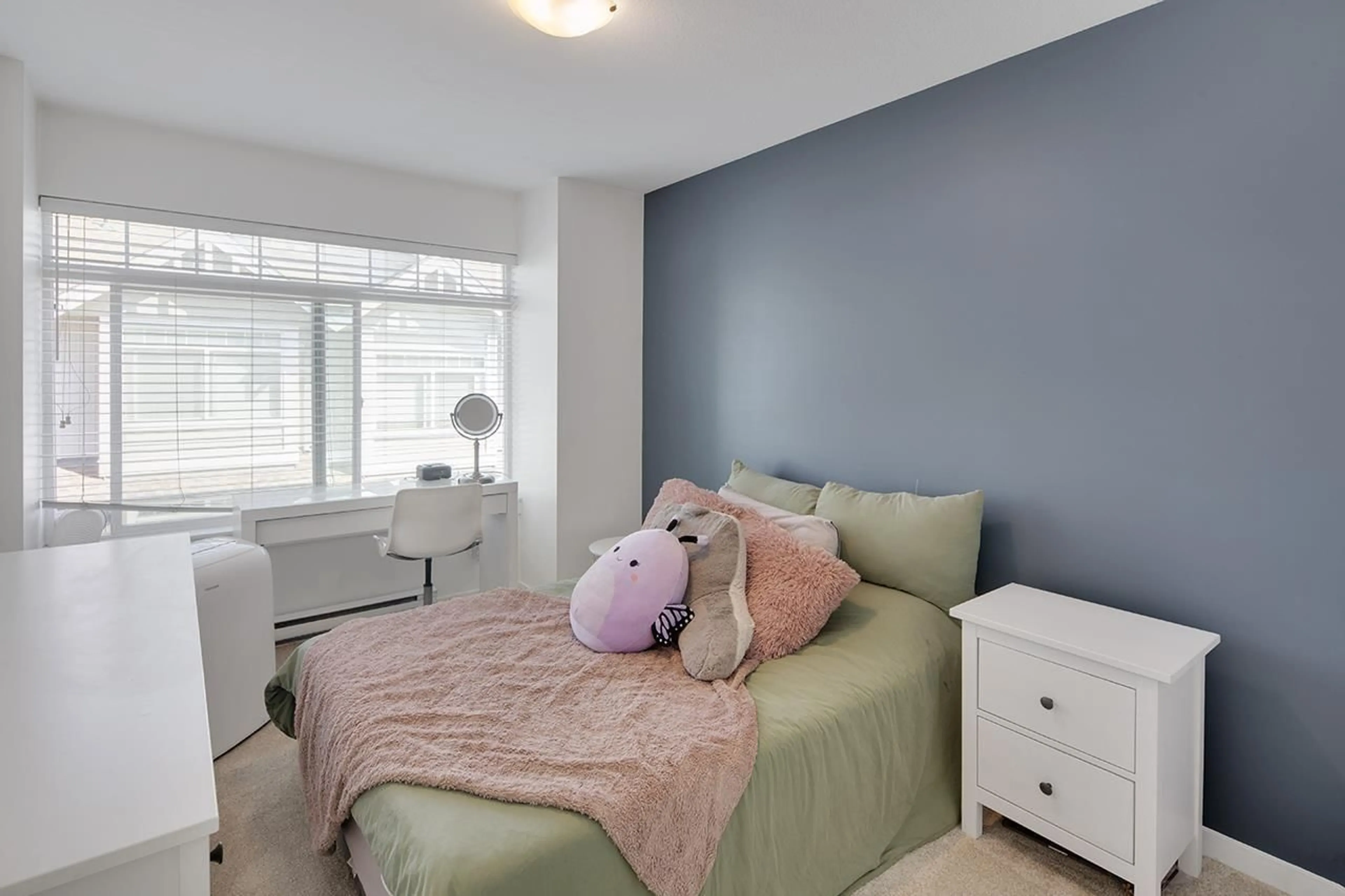 Bedroom with bed, unknown for 43 - 8277 161 STREET, Surrey British Columbia V4N0N3