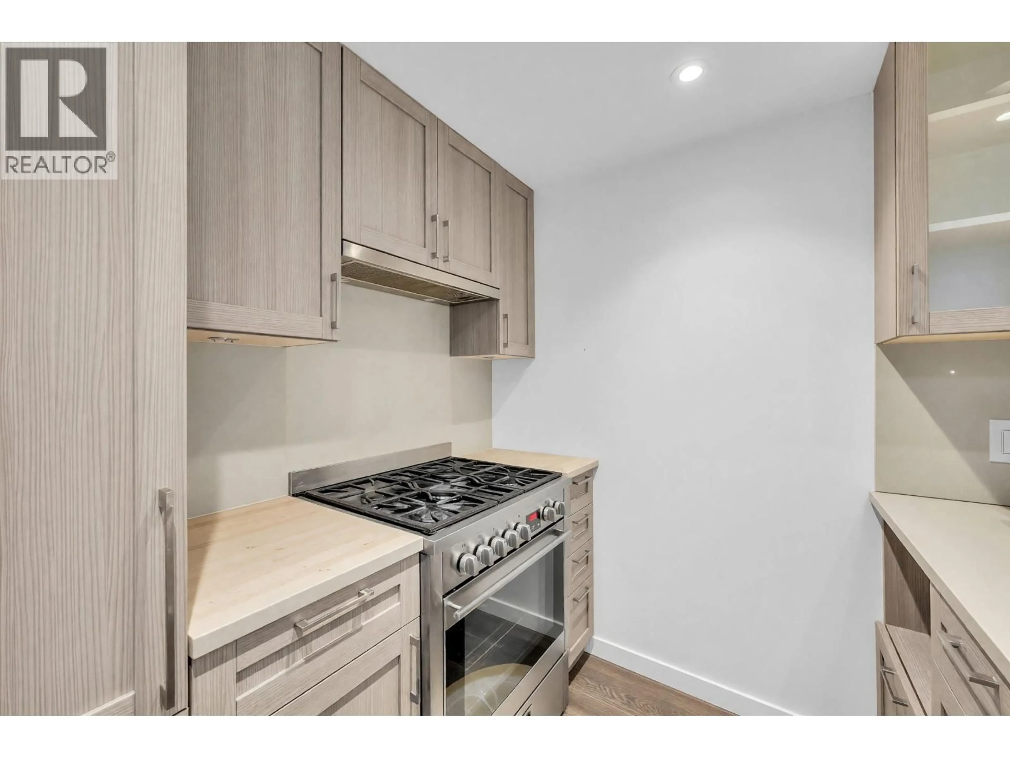 Standard kitchen, unknown for 504 - 5598 ORMIDALE STREET, Vancouver British Columbia V5R0E5