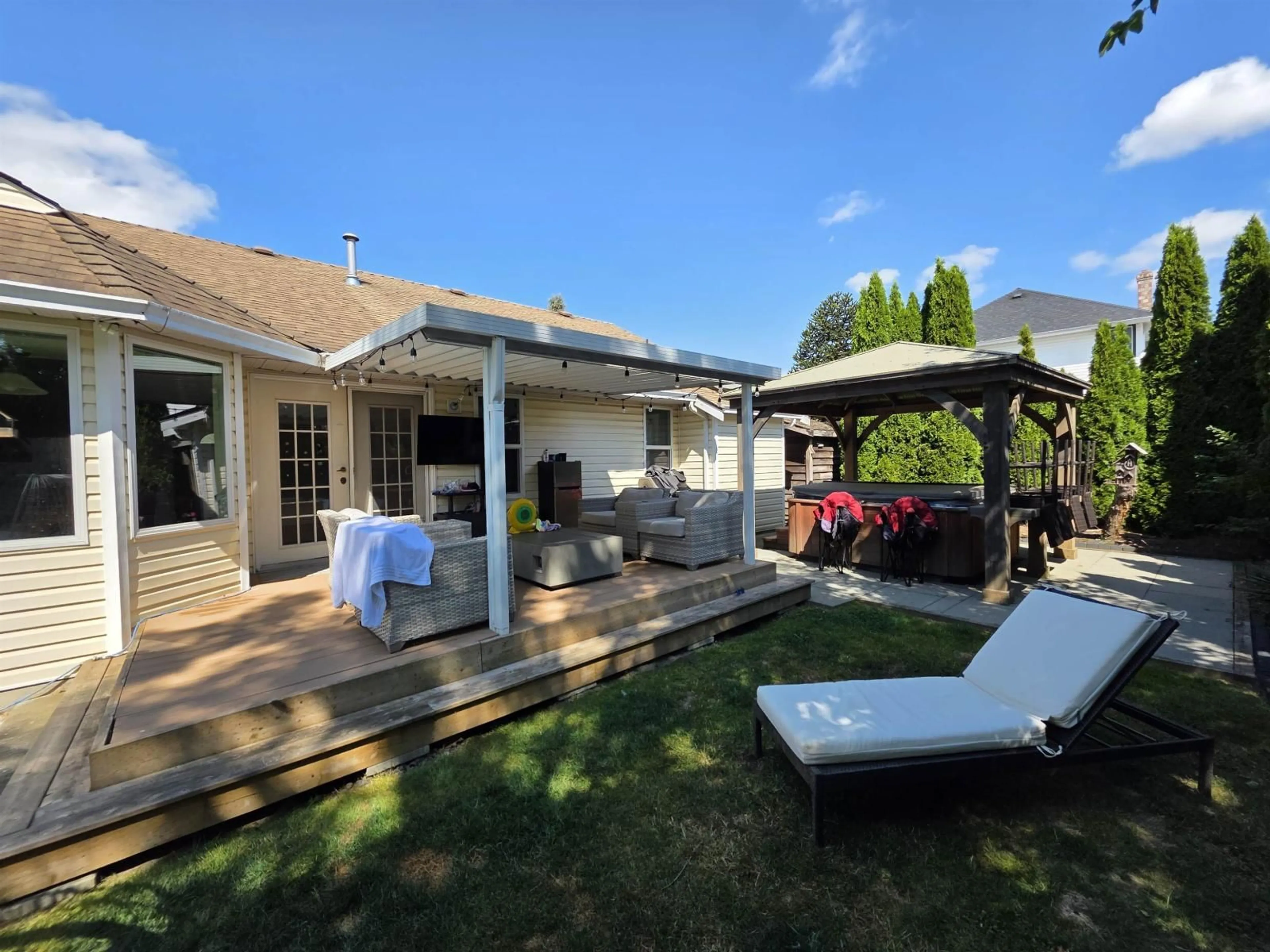 Patio, street for 6038 187 STREET, Surrey British Columbia V3S7P3