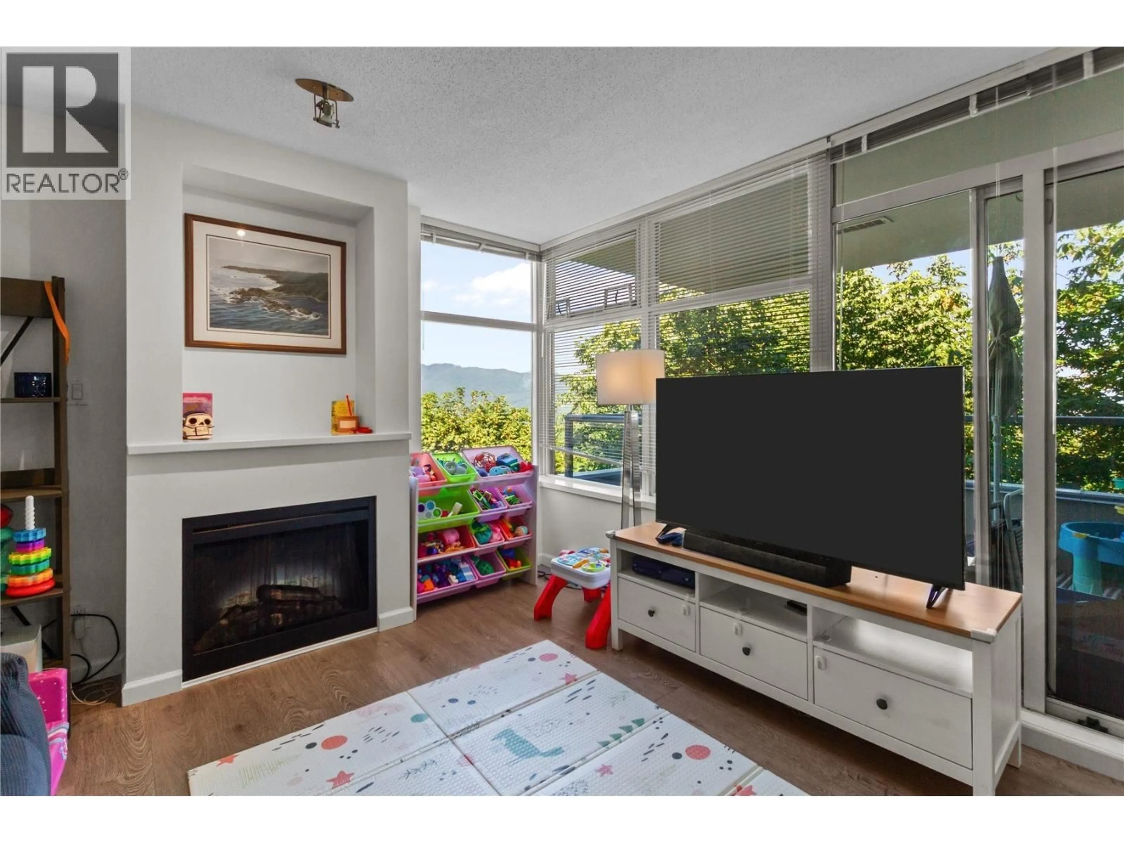 Unknown for 307 - 9298 UNIVERSITY CRESCENT, Burnaby British Columbia V5A4X8