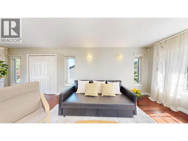 823 BURNABY STREET, New Westminster 4