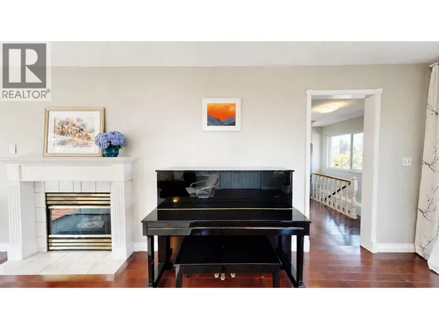 823 BURNABY STREET, New Westminster 5