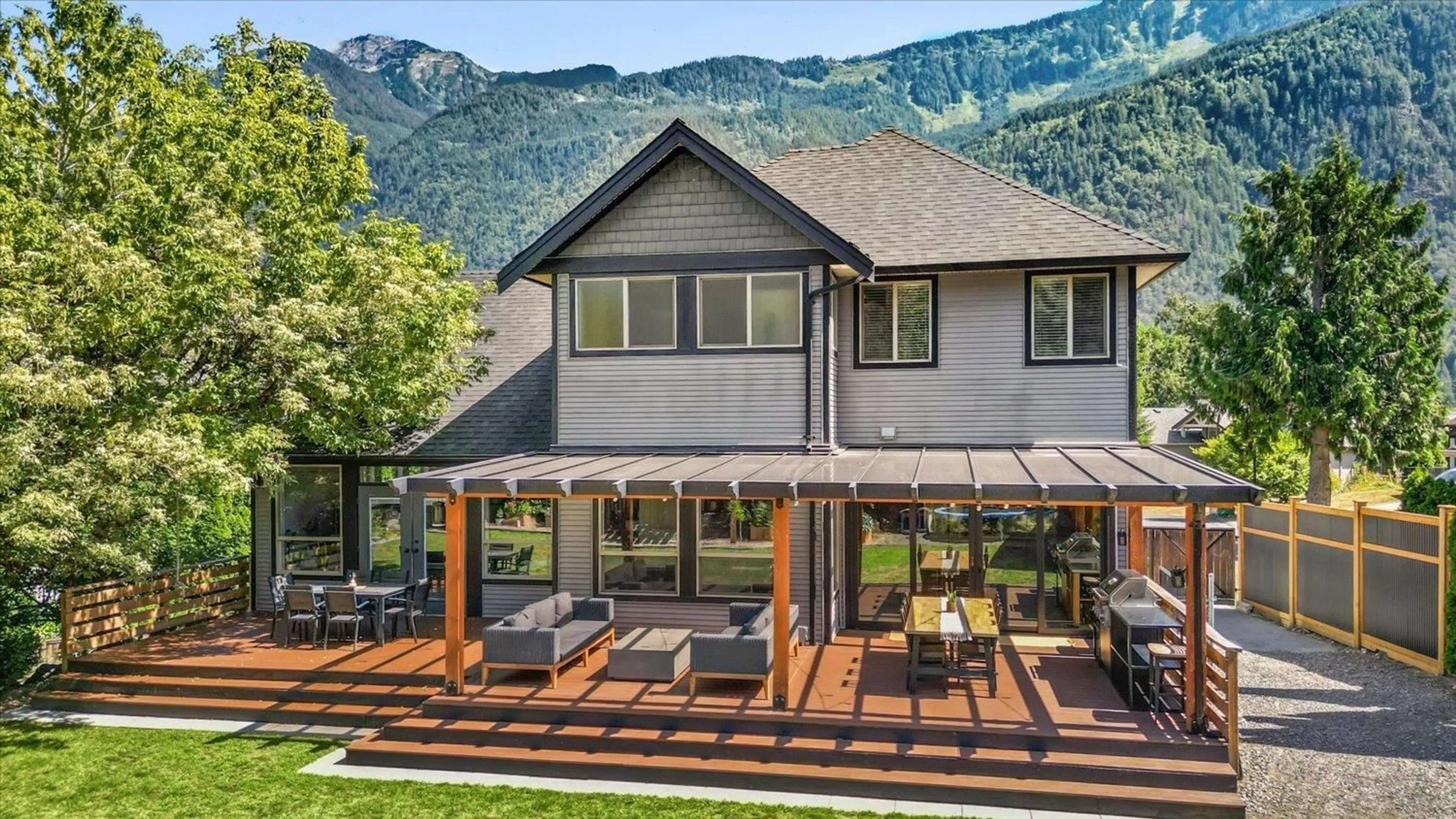Home with vinyl exterior material, mountain view for 10226 GRAY ROAD, Rosedale British Columbia V0X1X1