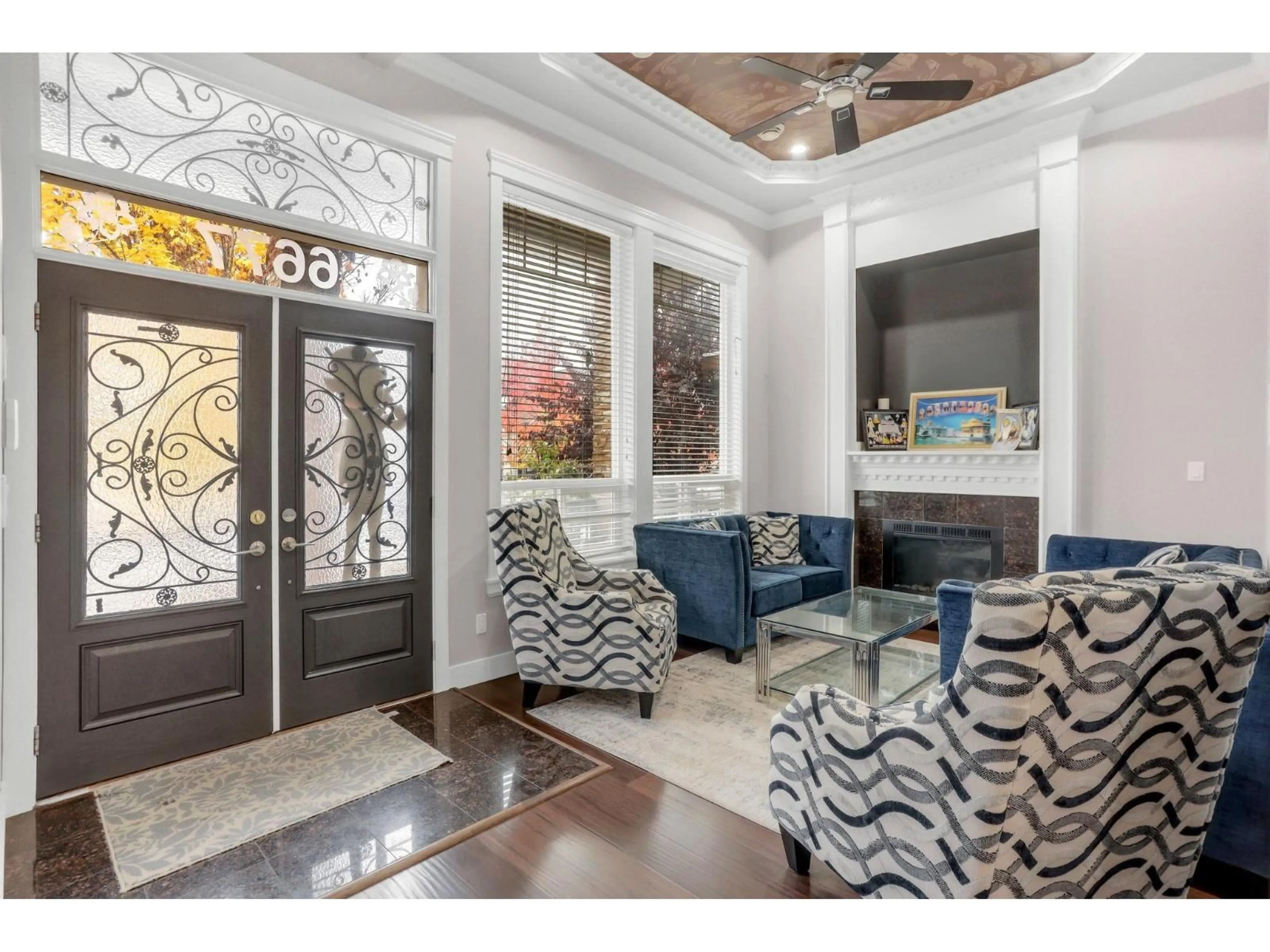 Indoor entryway for 6677 125A STREET, Surrey British Columbia V3W1V7