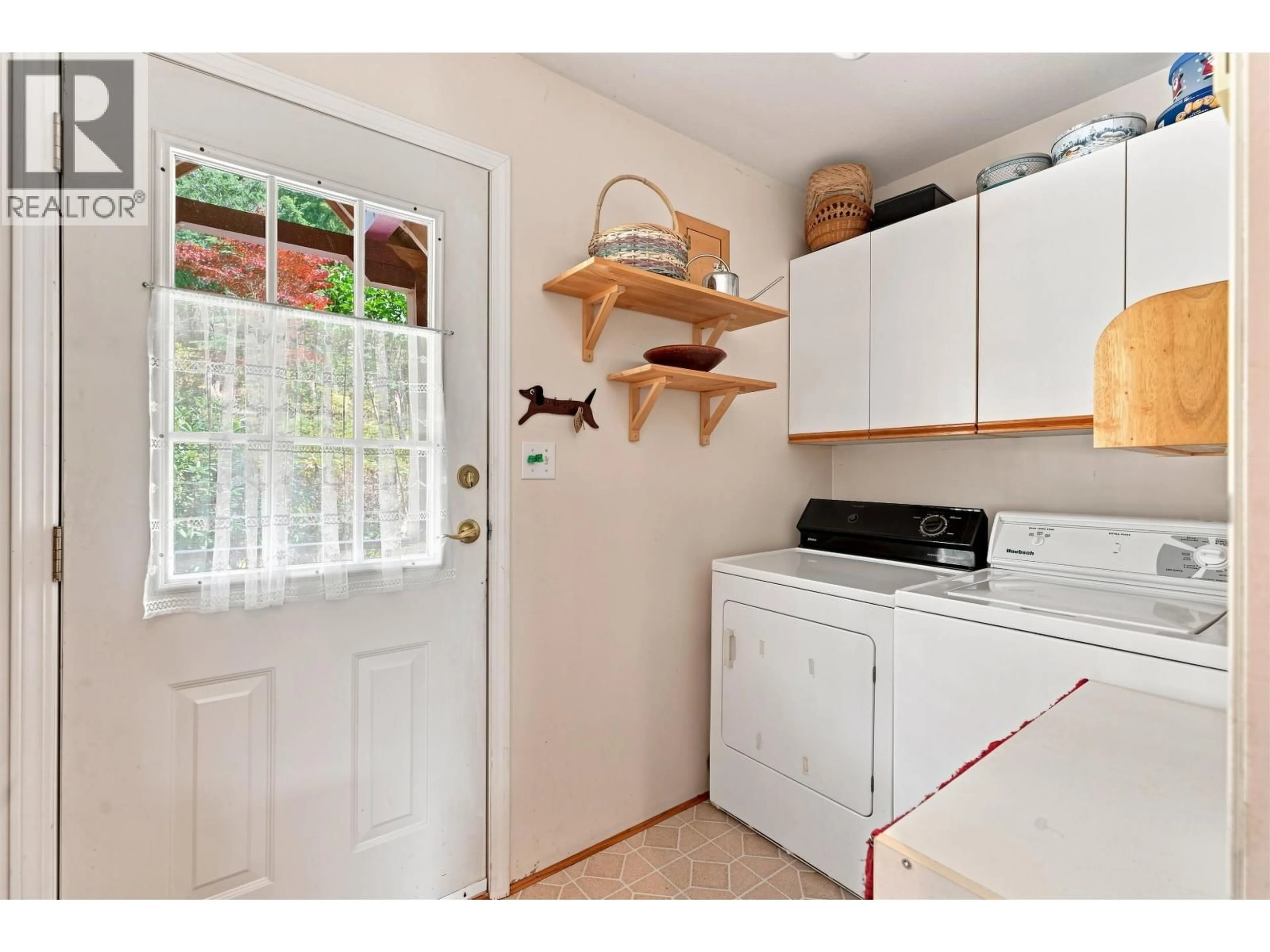 Laundry room for 1635 GRADY ROAD, Gibsons British Columbia V0N1V6