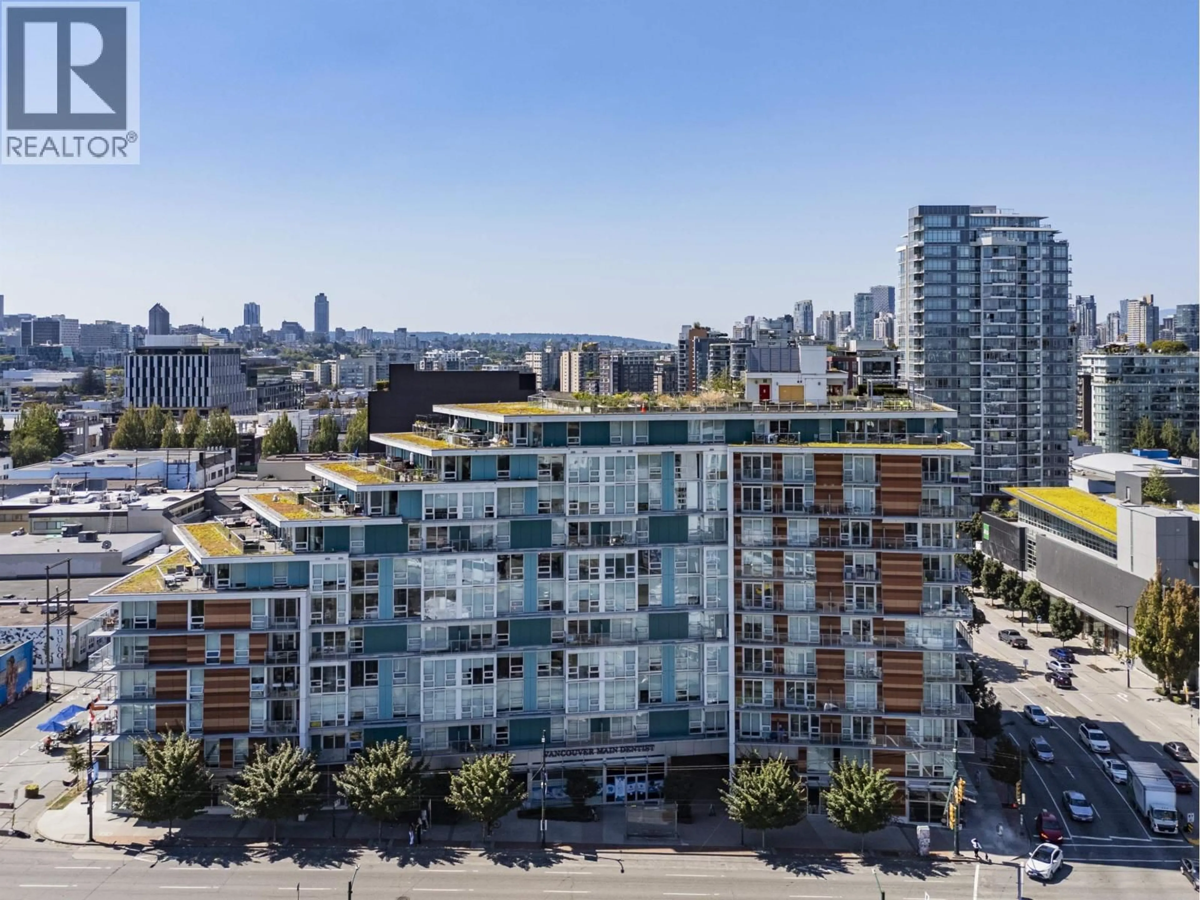 A pic from outside/outdoor area/front of a property/back of a property/a pic from drone, city buildings view from balcony for 728 - 180 2ND AVENUE, Vancouver British Columbia V5T0K4