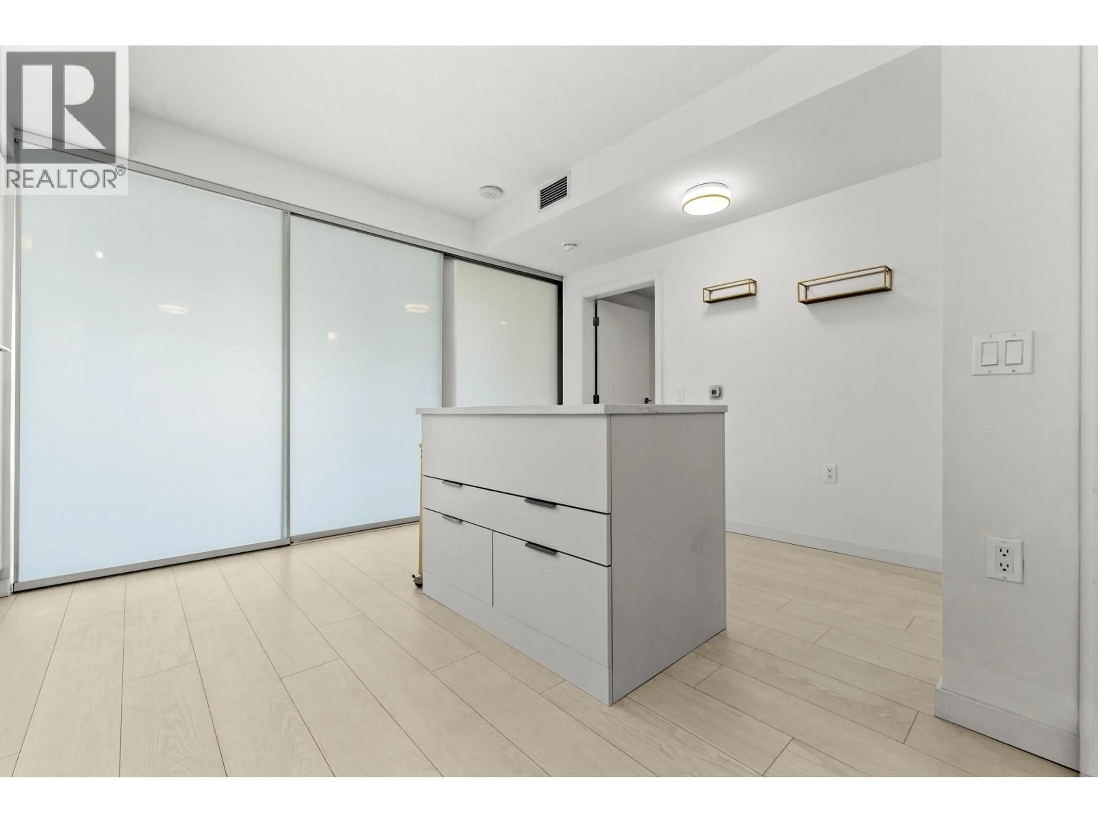 Unknown for 728 - 180 2ND AVENUE, Vancouver British Columbia V5T0K4