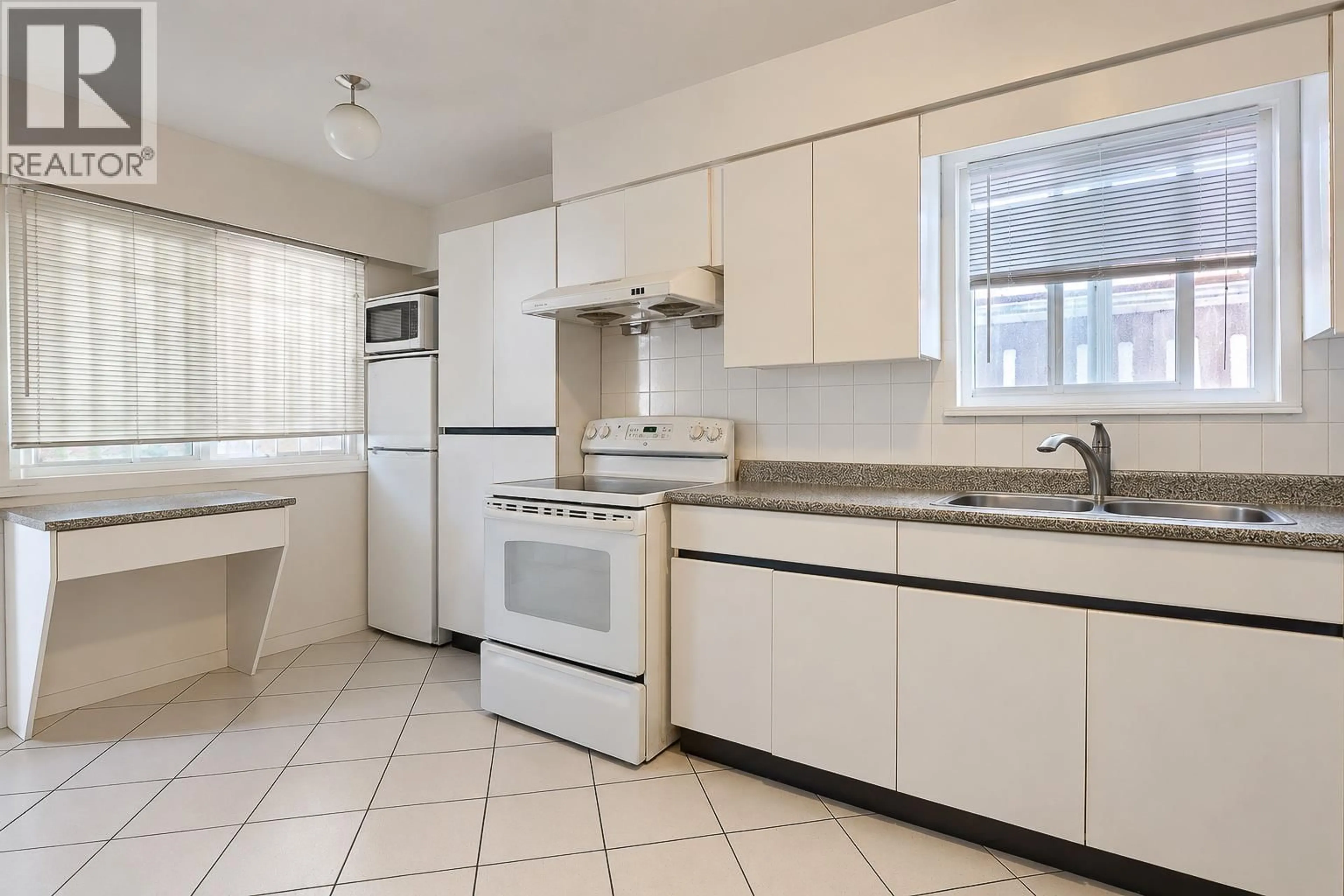 Standard kitchen, ceramic/tile floor for 1743 49TH AVENUE, Vancouver British Columbia V5P1T1