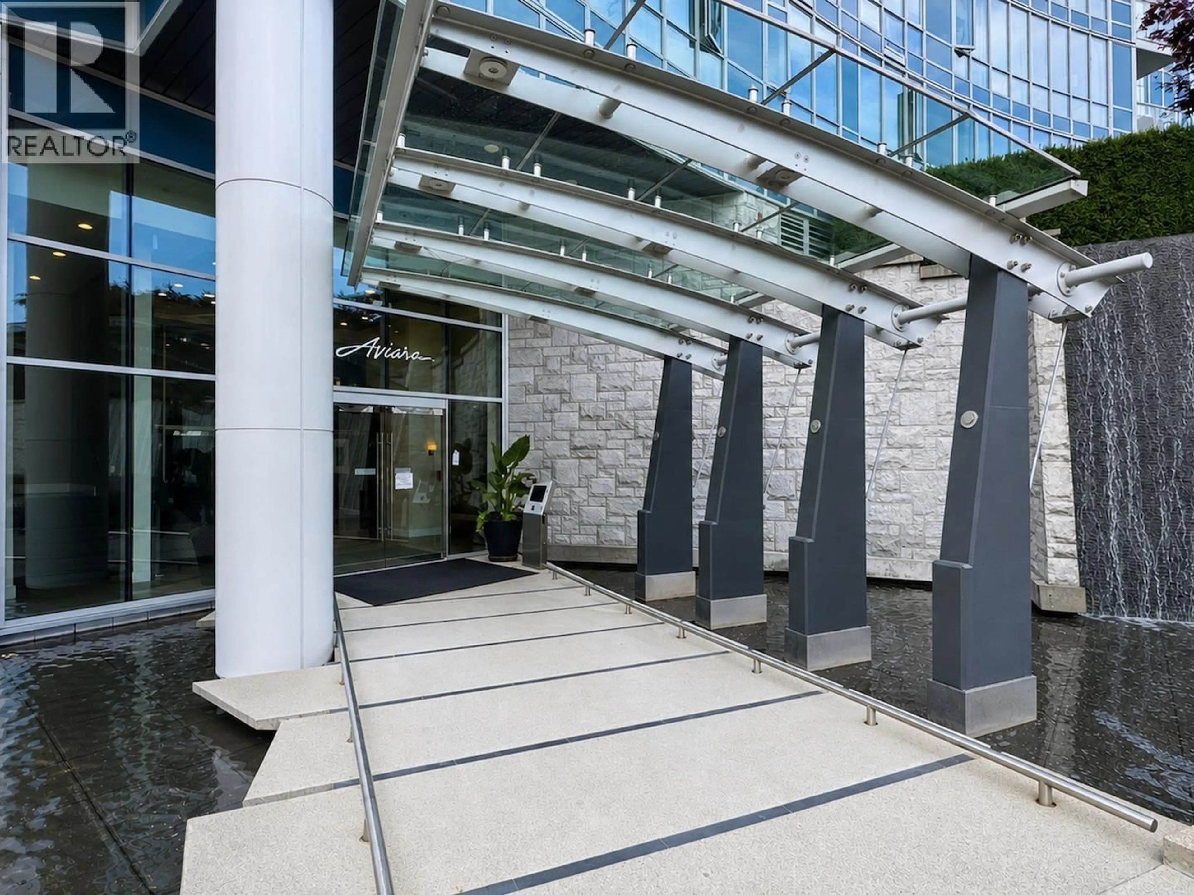 Indoor foyer for 3101 - 4189 HALIFAX STREET, Burnaby British Columbia V5C0H9