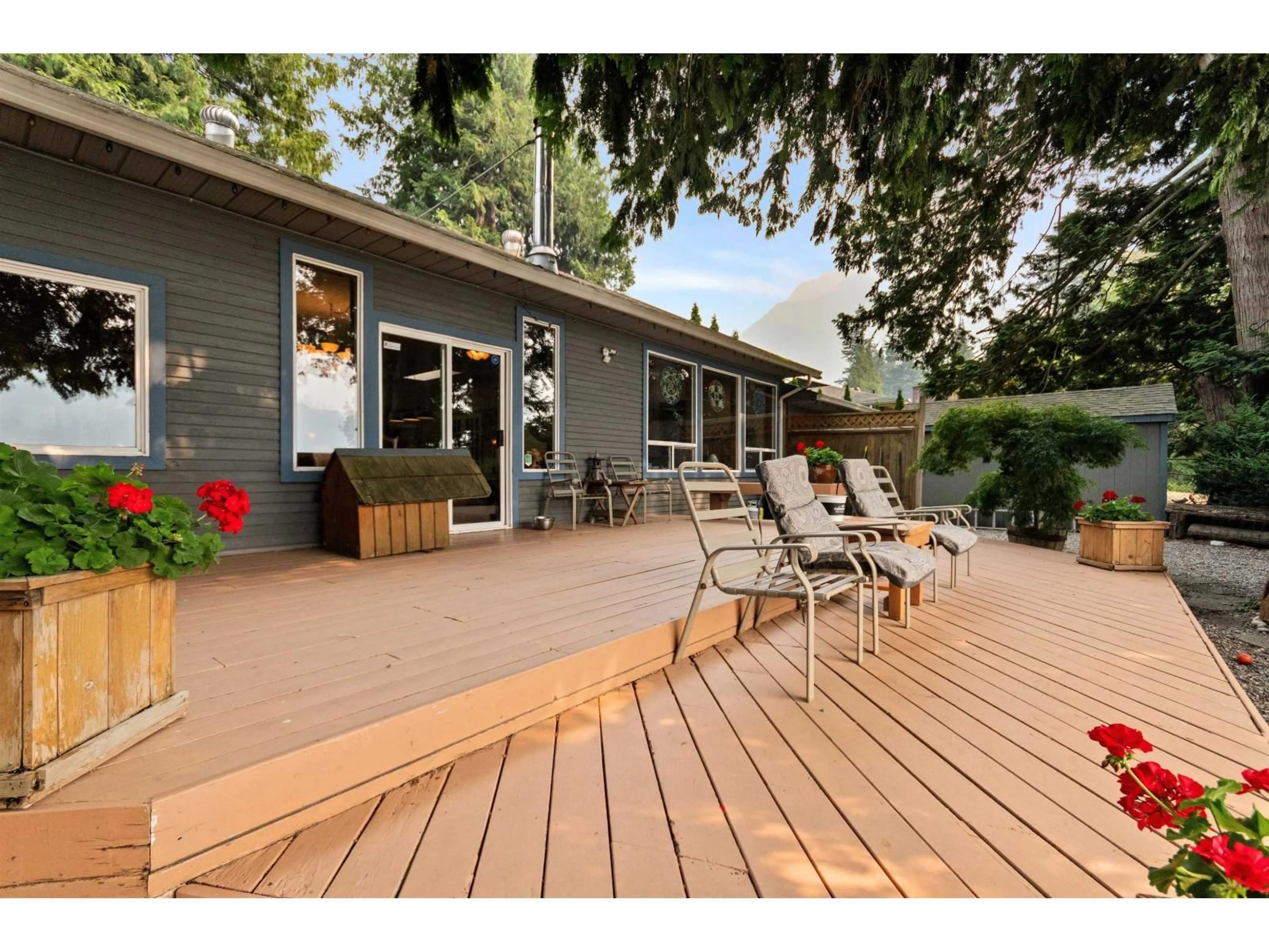 Patio, unknown for 402 WATER AVENUE, Hope British Columbia V0X1L0