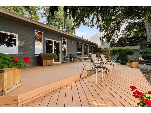 402 WATER AVENUE, Hope 2