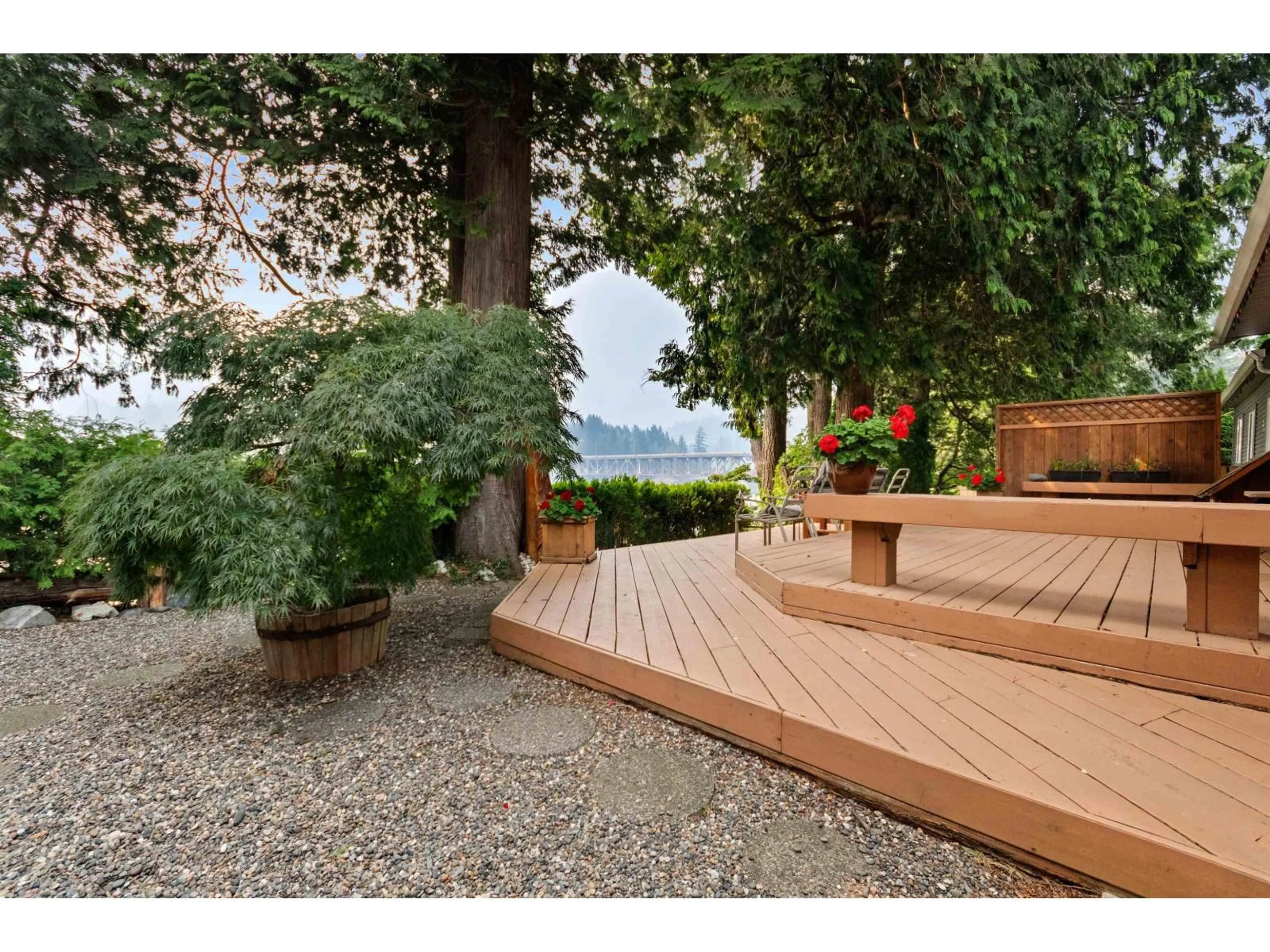 Patio, mountain view for 402 WATER AVENUE, Hope British Columbia V0X1L0