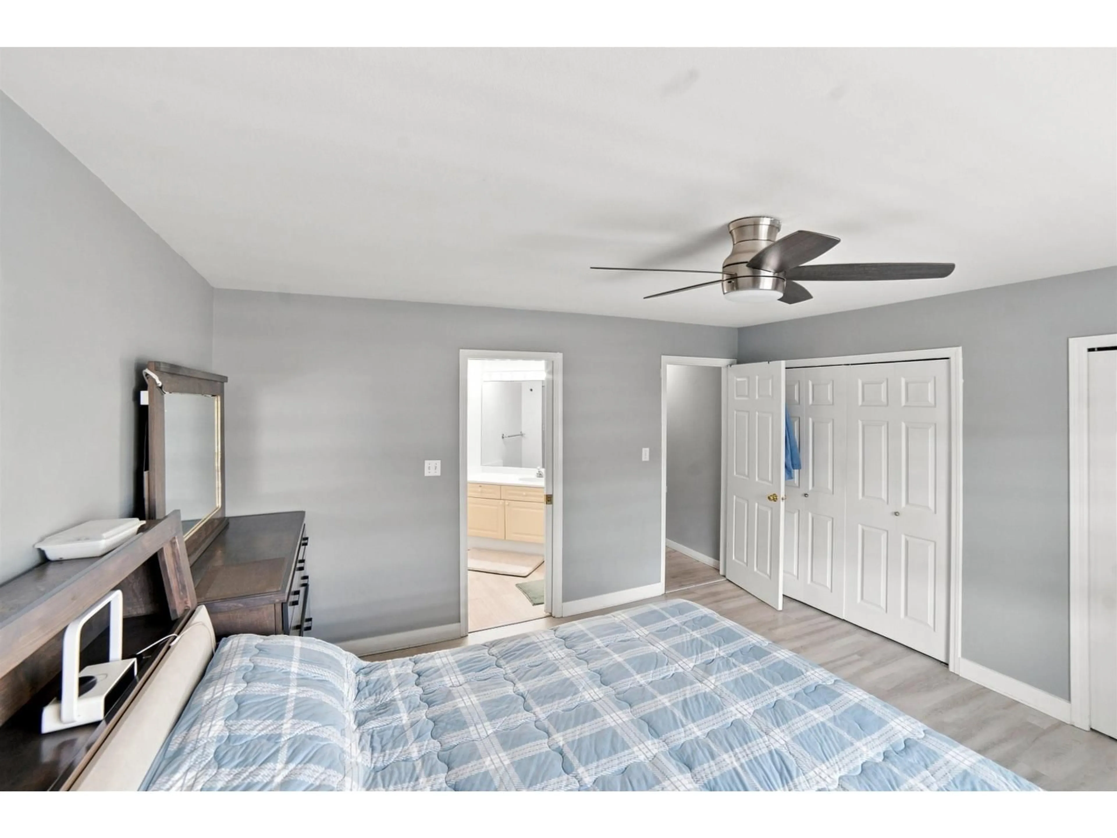 A pic of a room for 411 - 8142 120A STREET, Surrey British Columbia V3W0N1