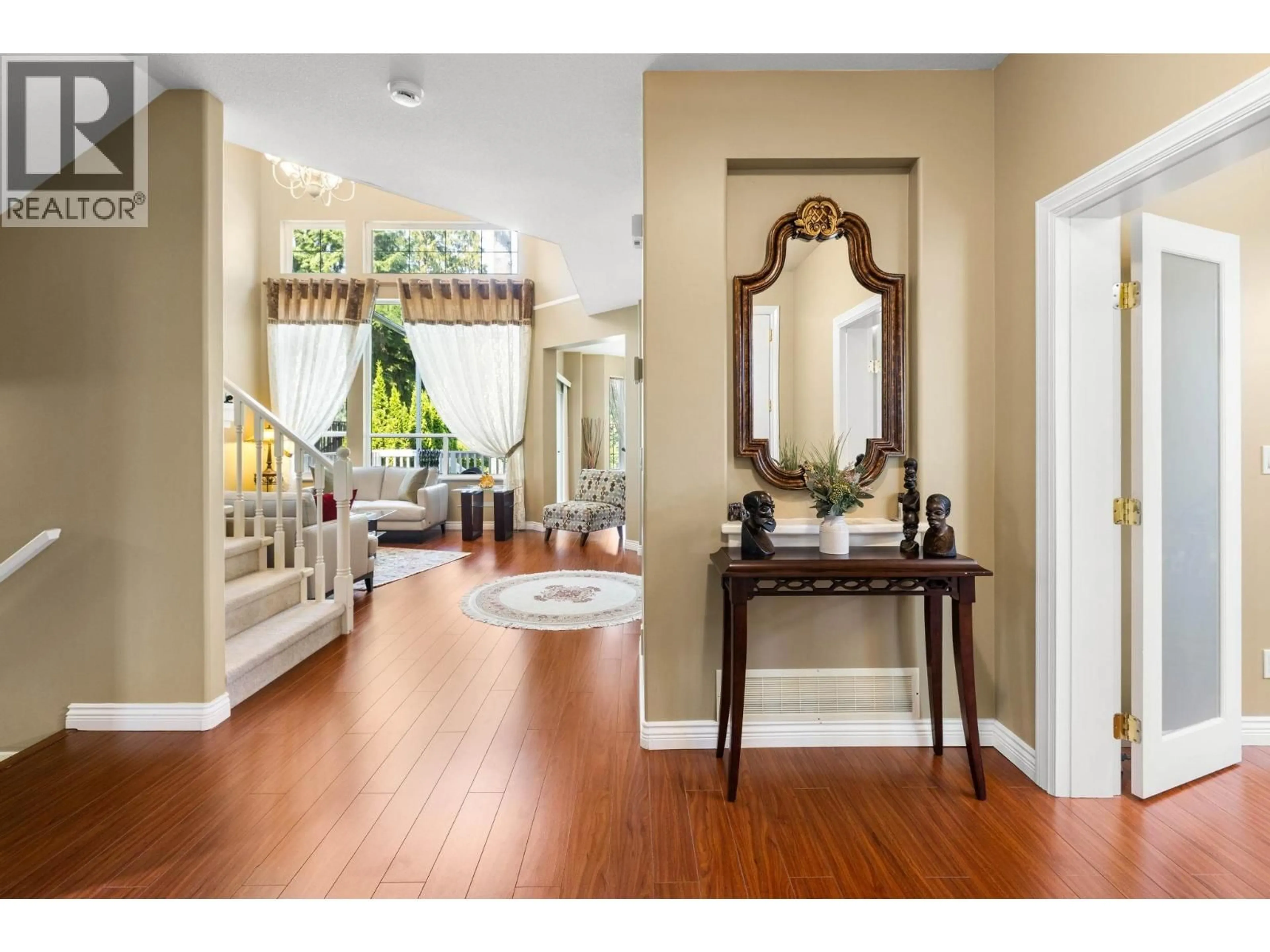 Indoor entryway for 3285 CHARTWELL, Coquitlam British Columbia V3E3M9