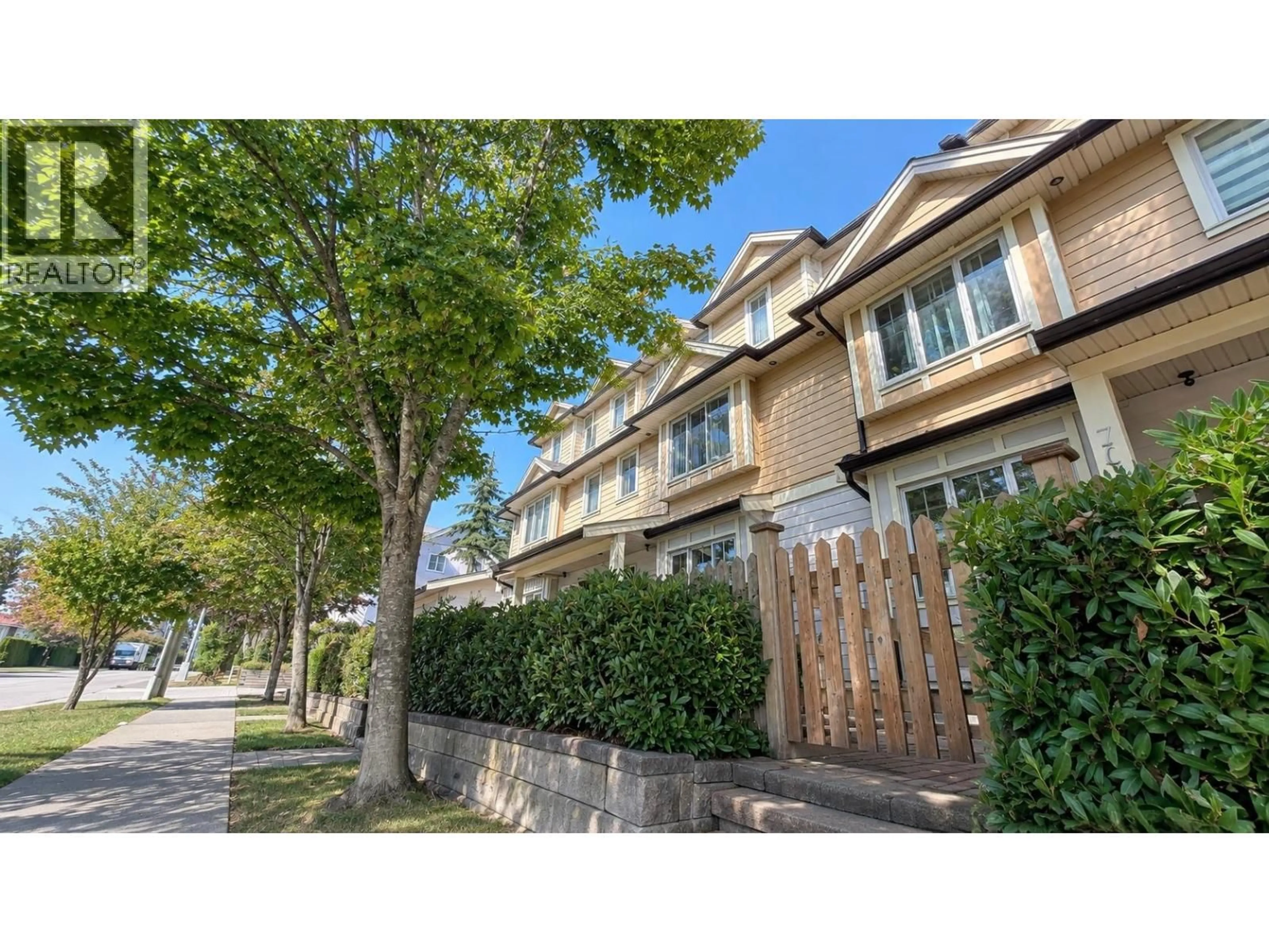 A pic from outside/outdoor area/front of a property/back of a property/a pic from drone, street for 7010 GRIFFITHS AVENUE, Burnaby British Columbia V5E0B2