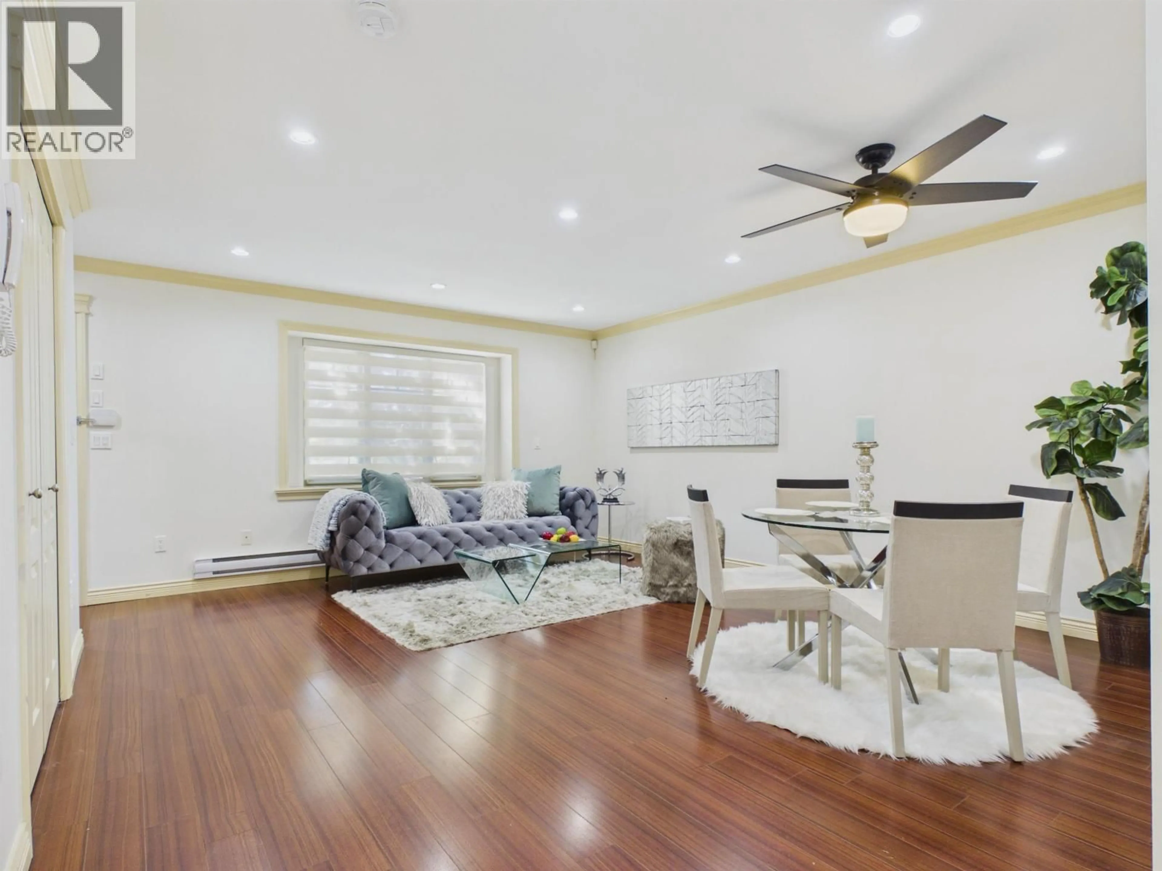 Living room with furniture, unknown for 7010 GRIFFITHS AVENUE, Burnaby British Columbia V5E0B2