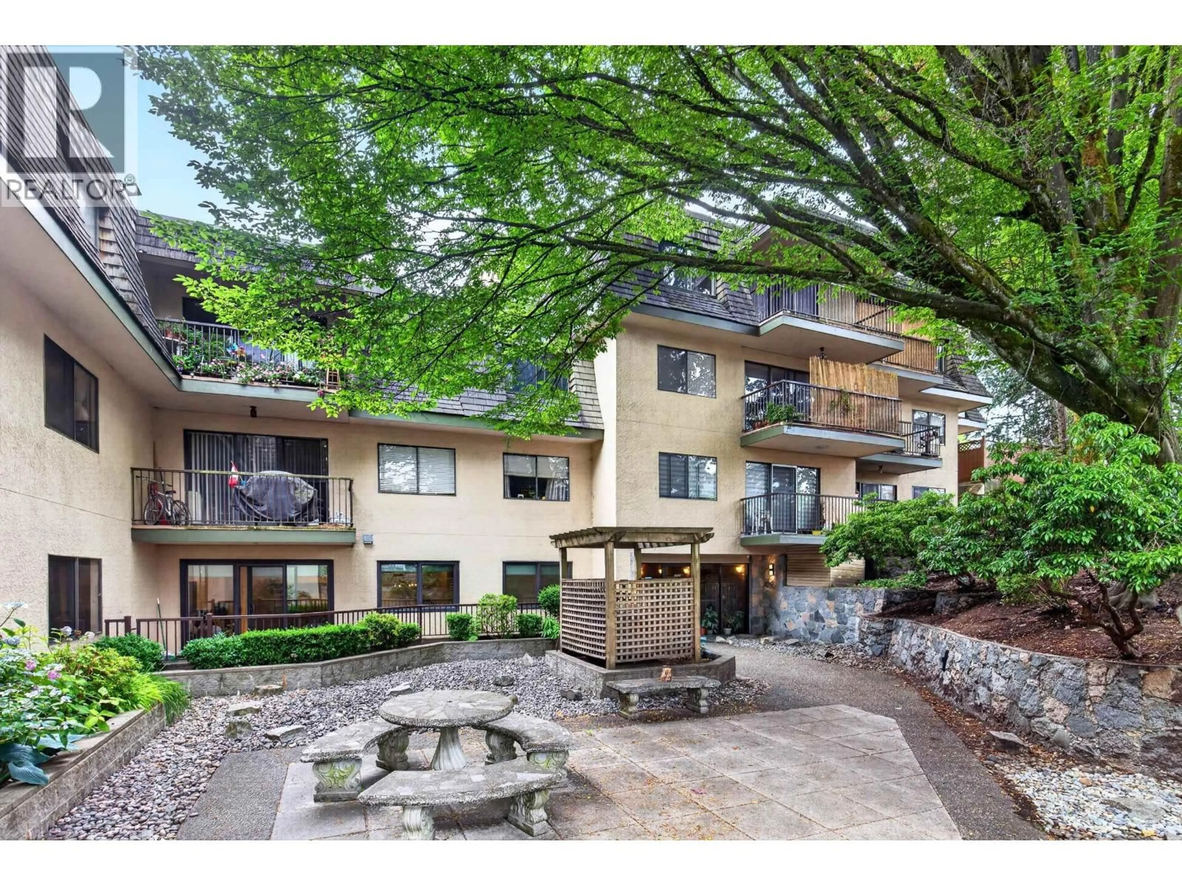 Patio, street for 305 - 466 EIGHTH AVENUE, New Westminster British Columbia V3L4L2
