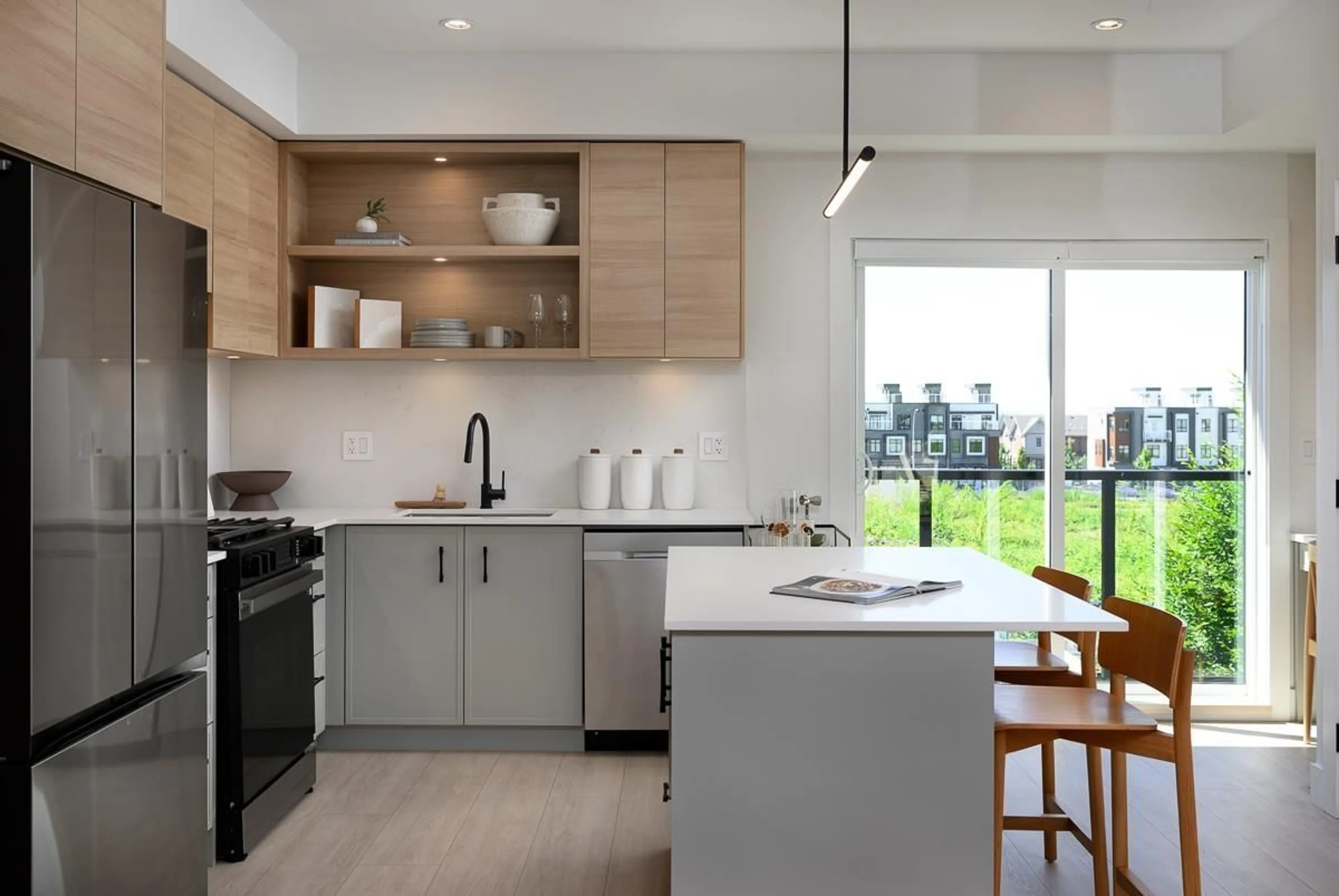 Contemporary kitchen, unknown for 44 - 20335 70A AVENUE, Langley British Columbia V2Y1S8