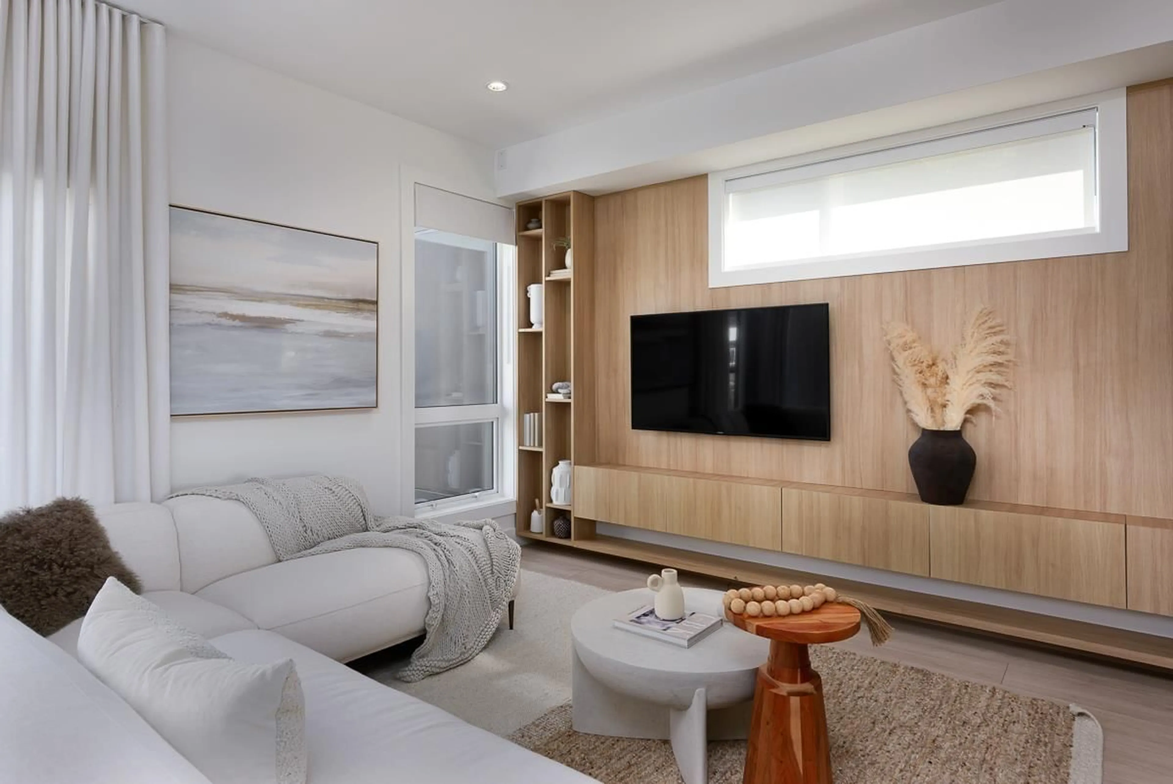 Living room with furniture, wood/laminate floor for 44 - 20335 70A AVENUE, Langley British Columbia V2Y1S8