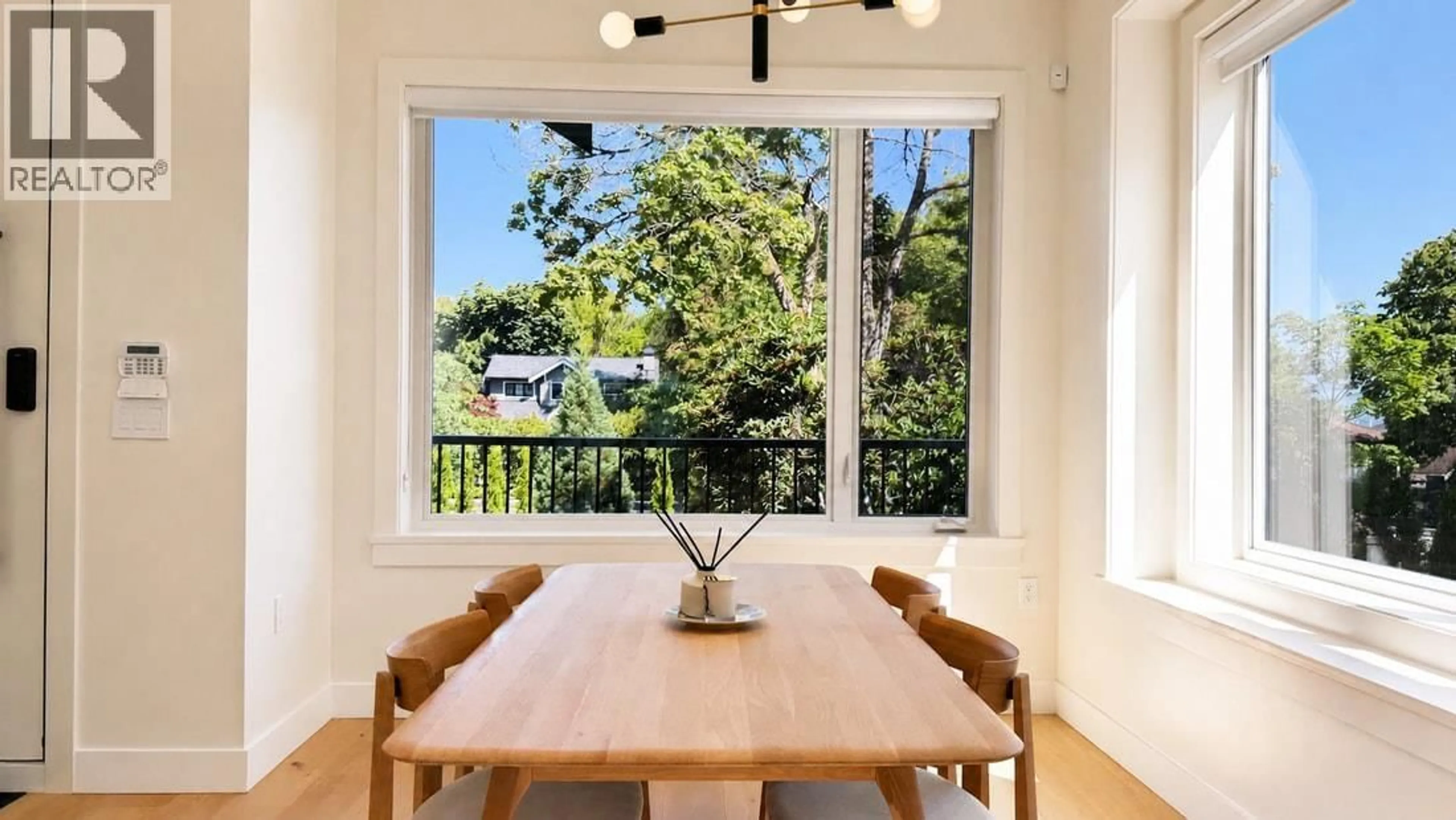 Dining room, wood/laminate floor for 3214 KING EDWARD AVENUE, Vancouver British Columbia V6L1V7