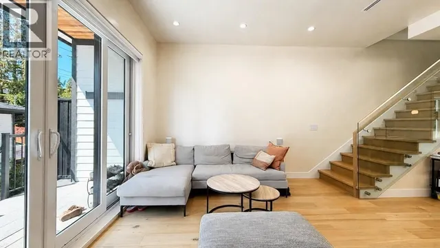 3214 KING EDWARD AVENUE, Vancouver 5