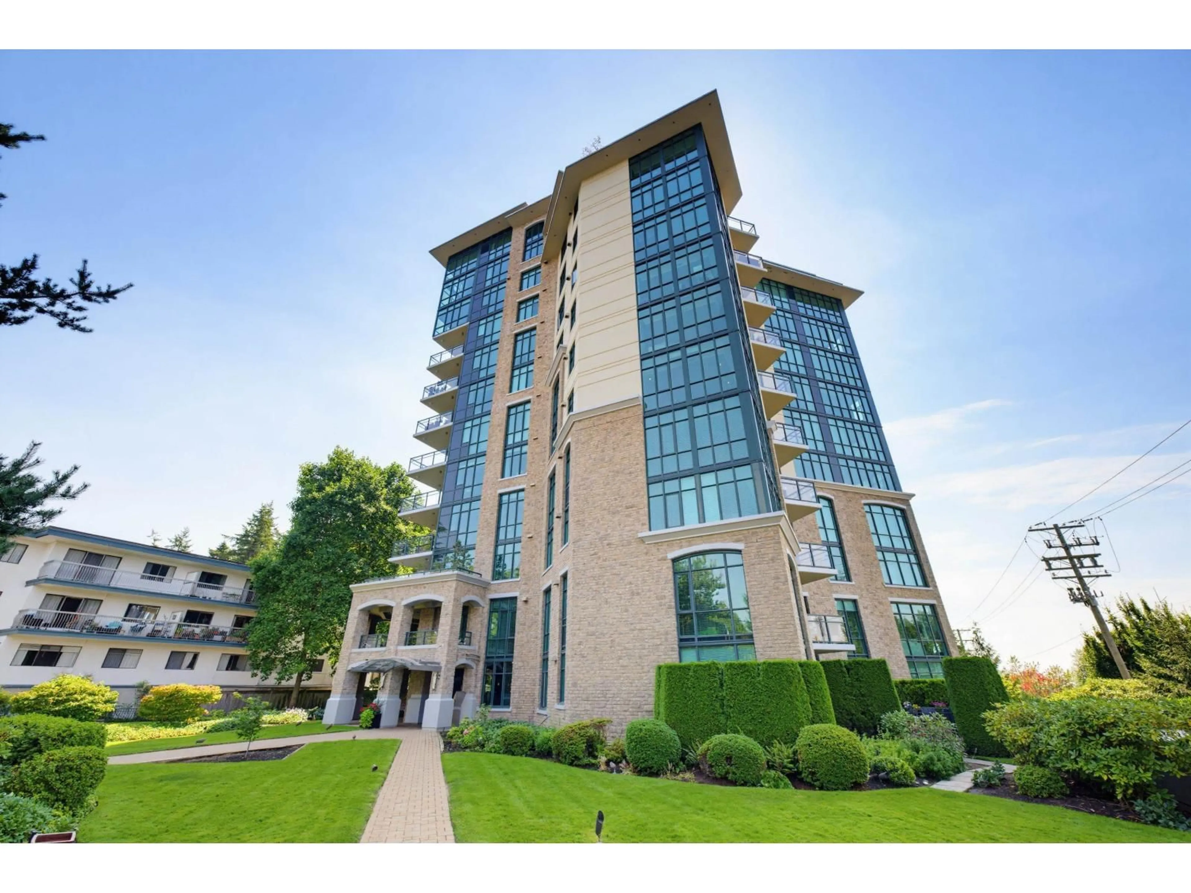 Indoor foyer for 504 - 14824 NORTH BLUFF ROAD, White Rock British Columbia V4B3E2