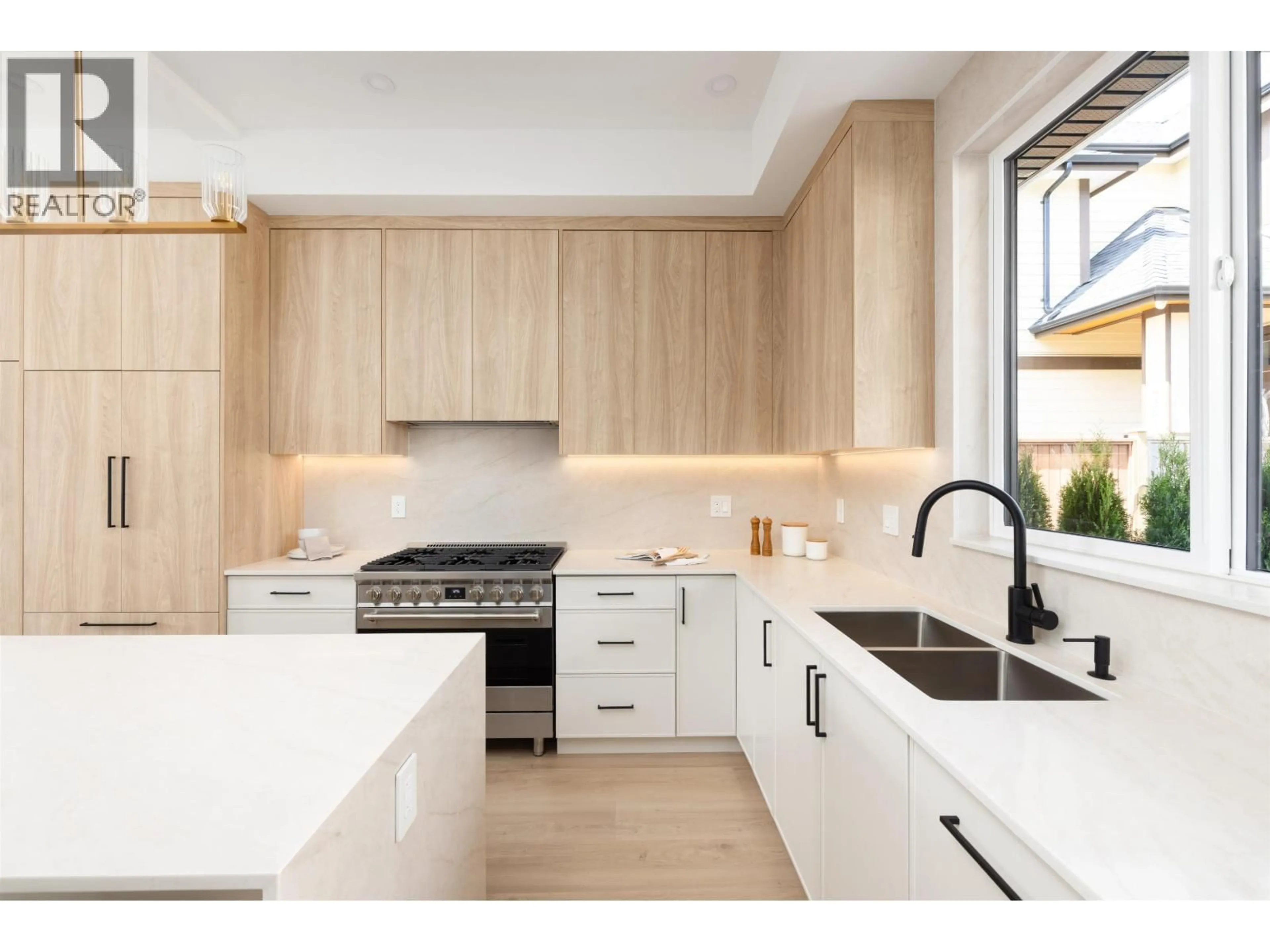 Contemporary kitchen, unknown for 105 - 753 EDGAR AVENUE, Coquitlam British Columbia V3K2J3