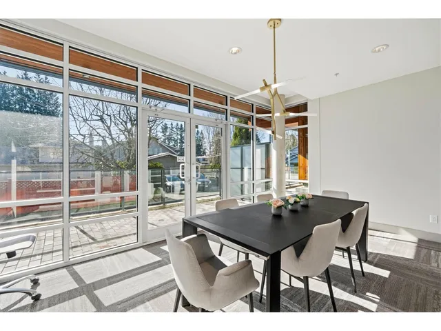 313 - 14022 NORTH BLUFF ROAD, White Rock 3