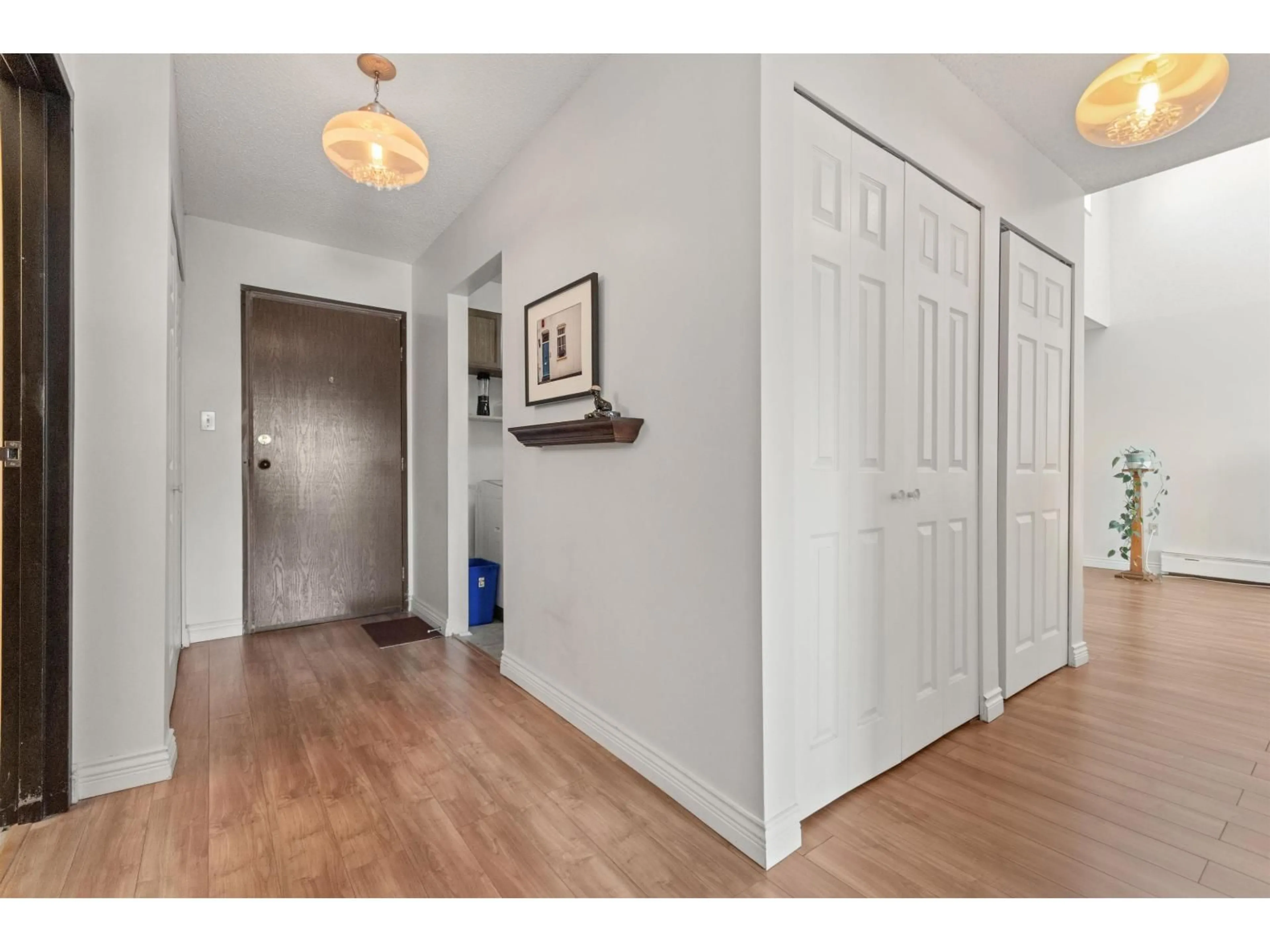 Indoor entryway for 342 - 2821 TIMS STREET, Abbotsford British Columbia V2T4B1