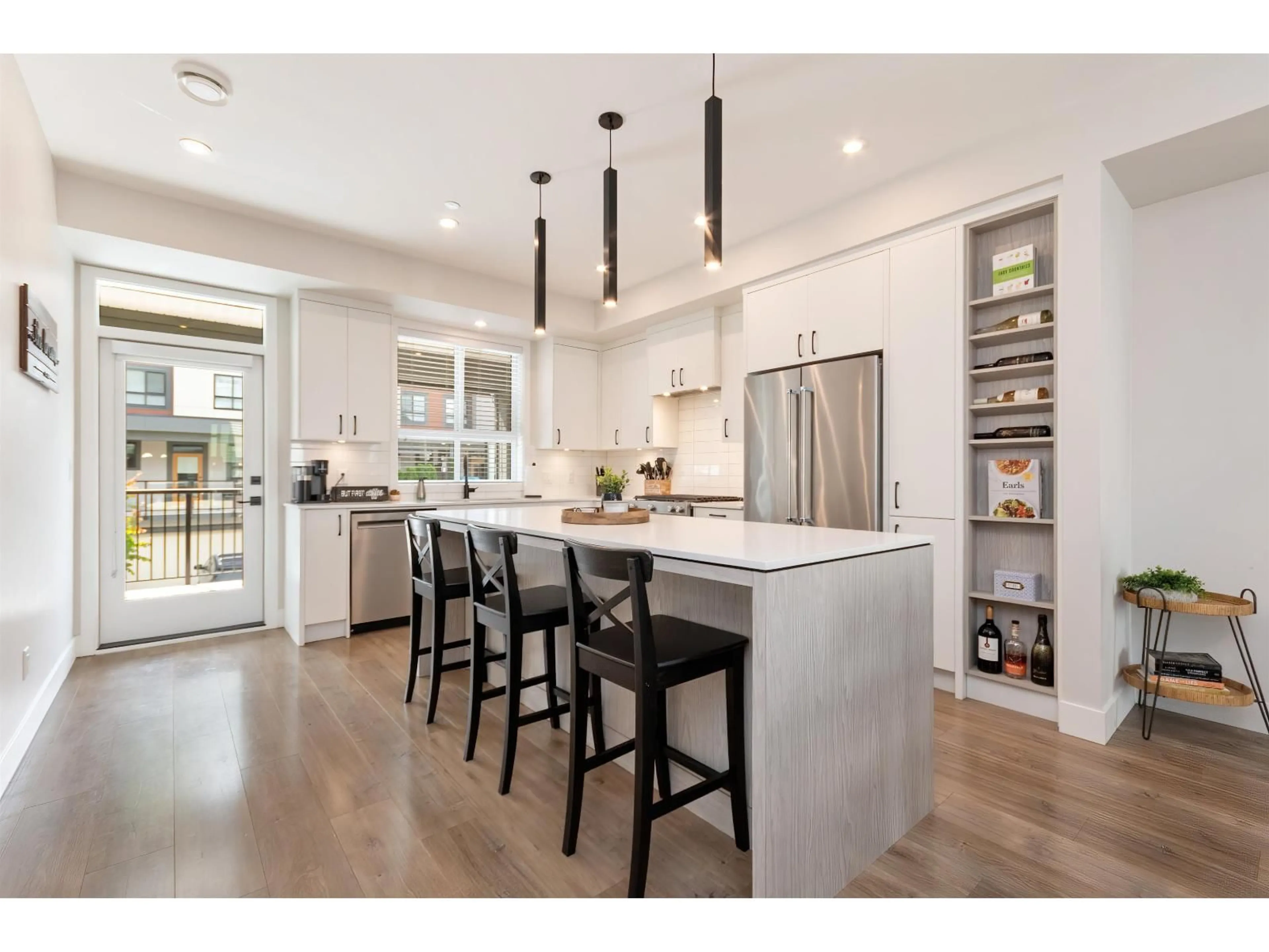 Open concept kitchen, wood/laminate floor for 30 - 45500 CAMPUS DRIVE, Chilliwack British Columbia V2R6E9