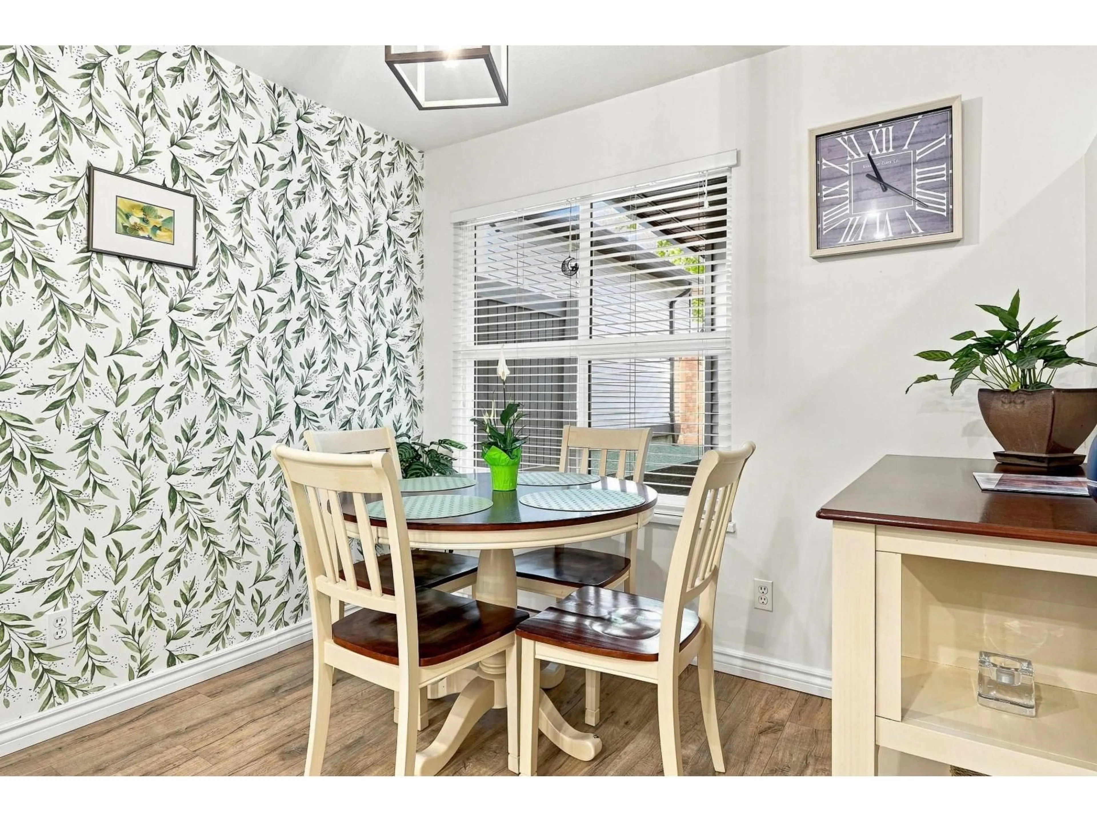 Dining room, wood/laminate floor for 38 - 36060 OLD YALE ROAD, Abbotsford British Columbia V3G2E9
