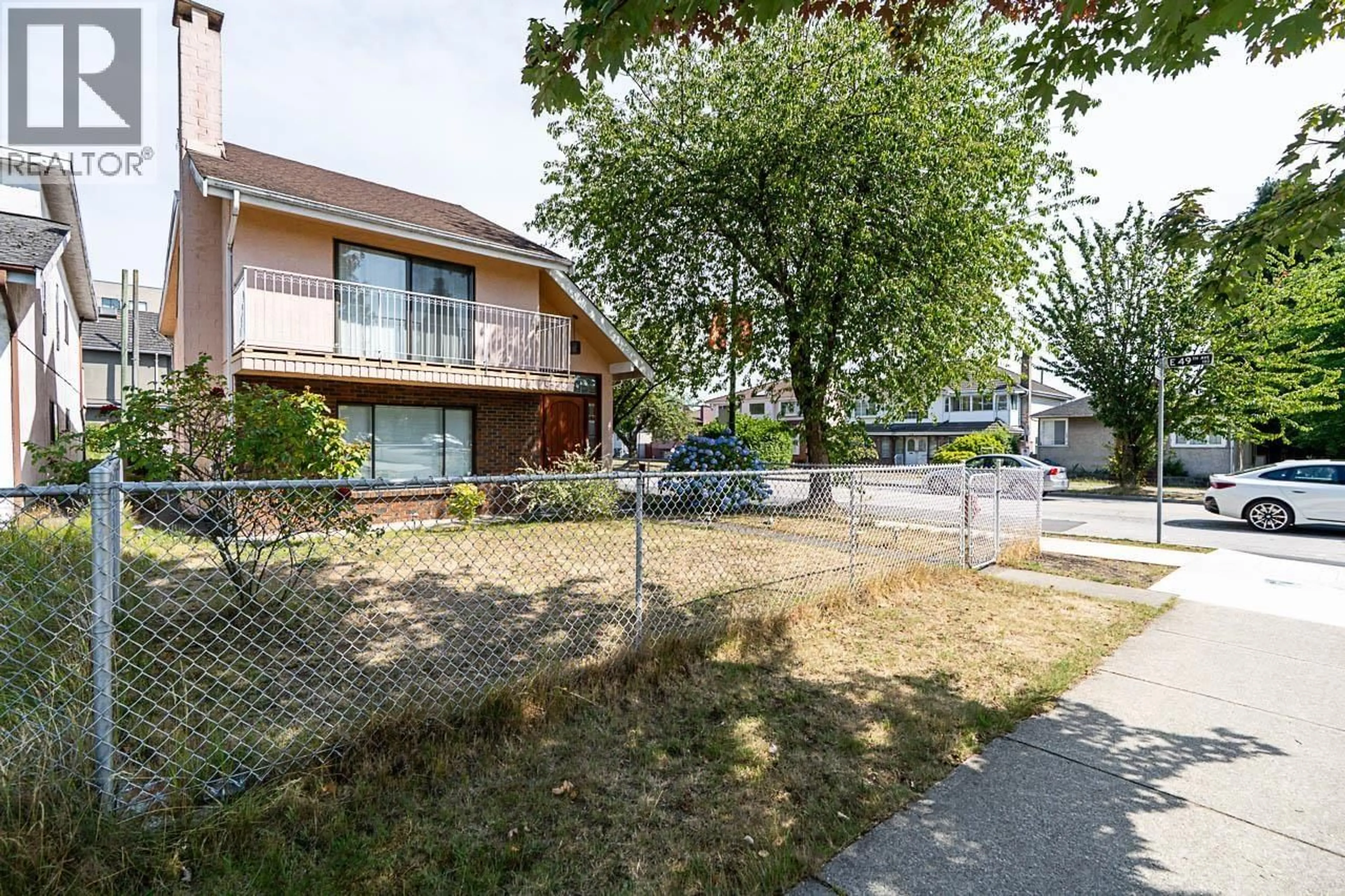 Patio, street for 6496 QUEBEC STREET, Vancouver British Columbia V5W2R1