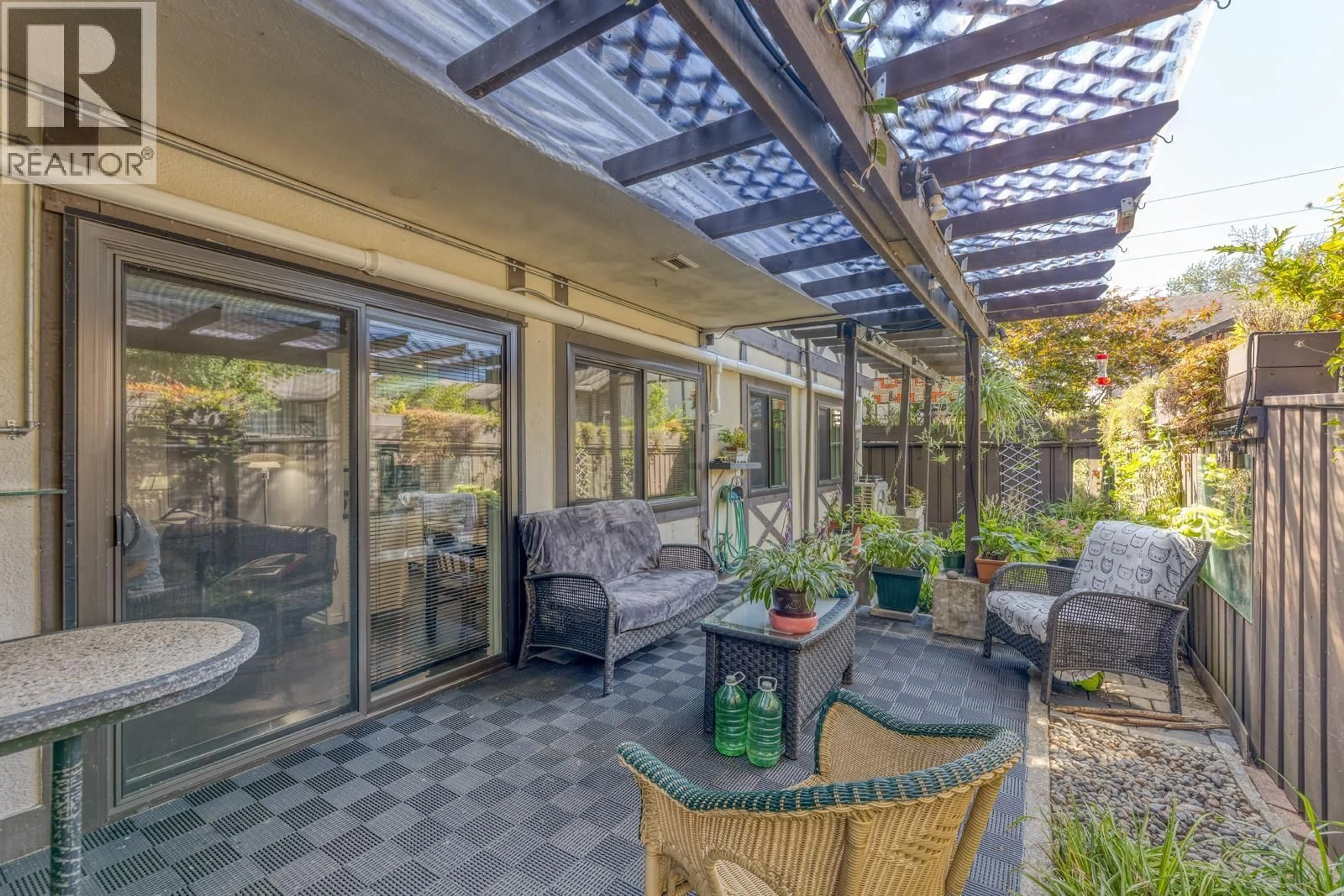 Patio, street for 8951 HORNE STREET, Burnaby British Columbia V3N4J8