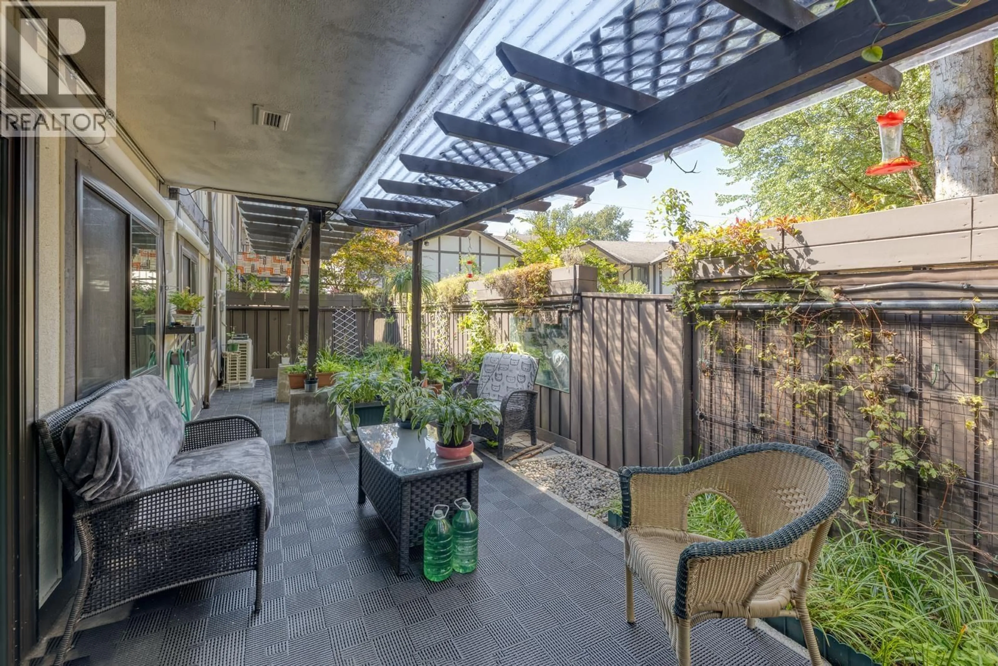 Patio, street for 8951 HORNE STREET, Burnaby British Columbia V3N4J8