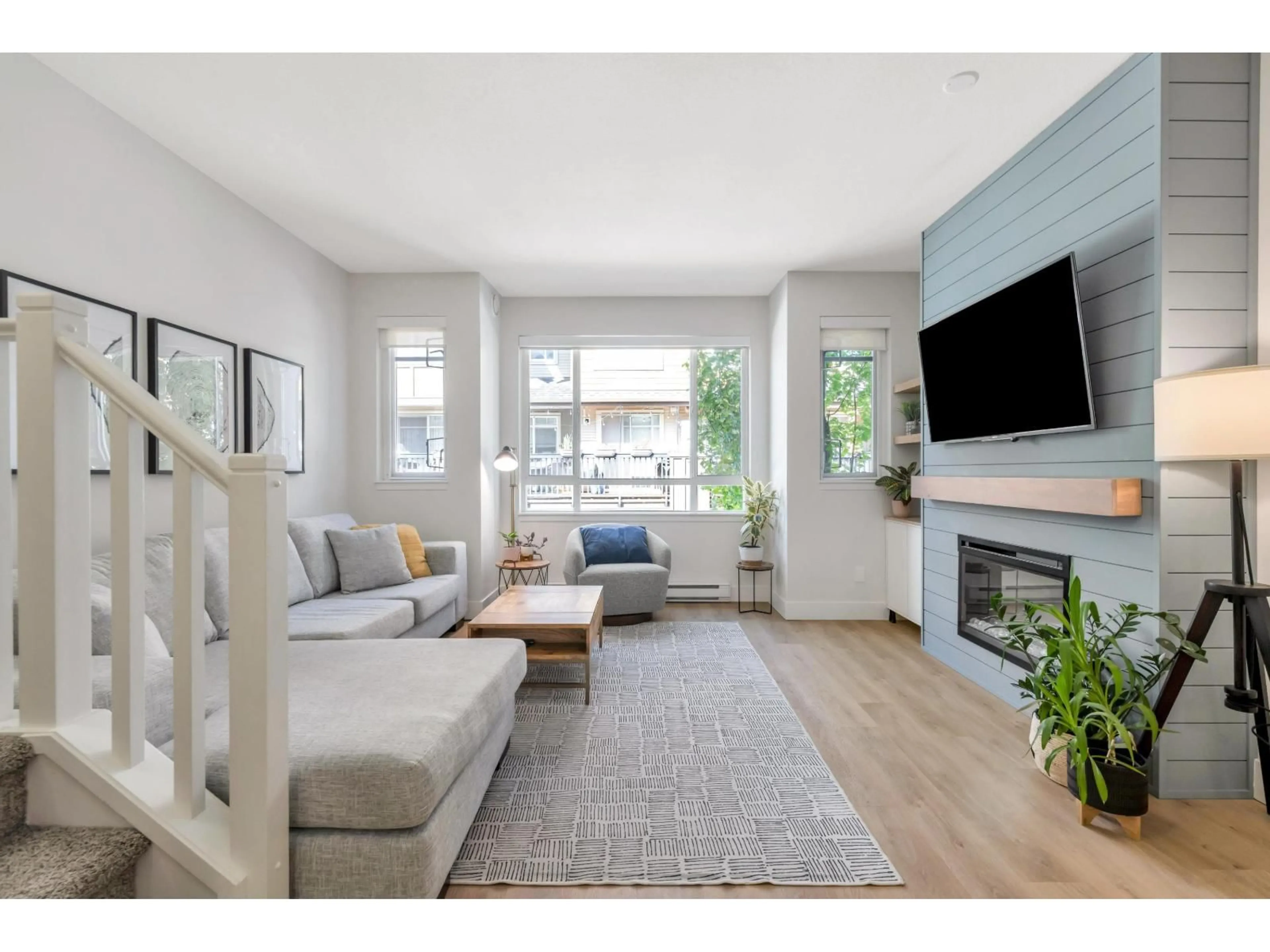Living room with furniture, unknown for 14 - 7088 191 STREET, Surrey British Columbia V4N0B4