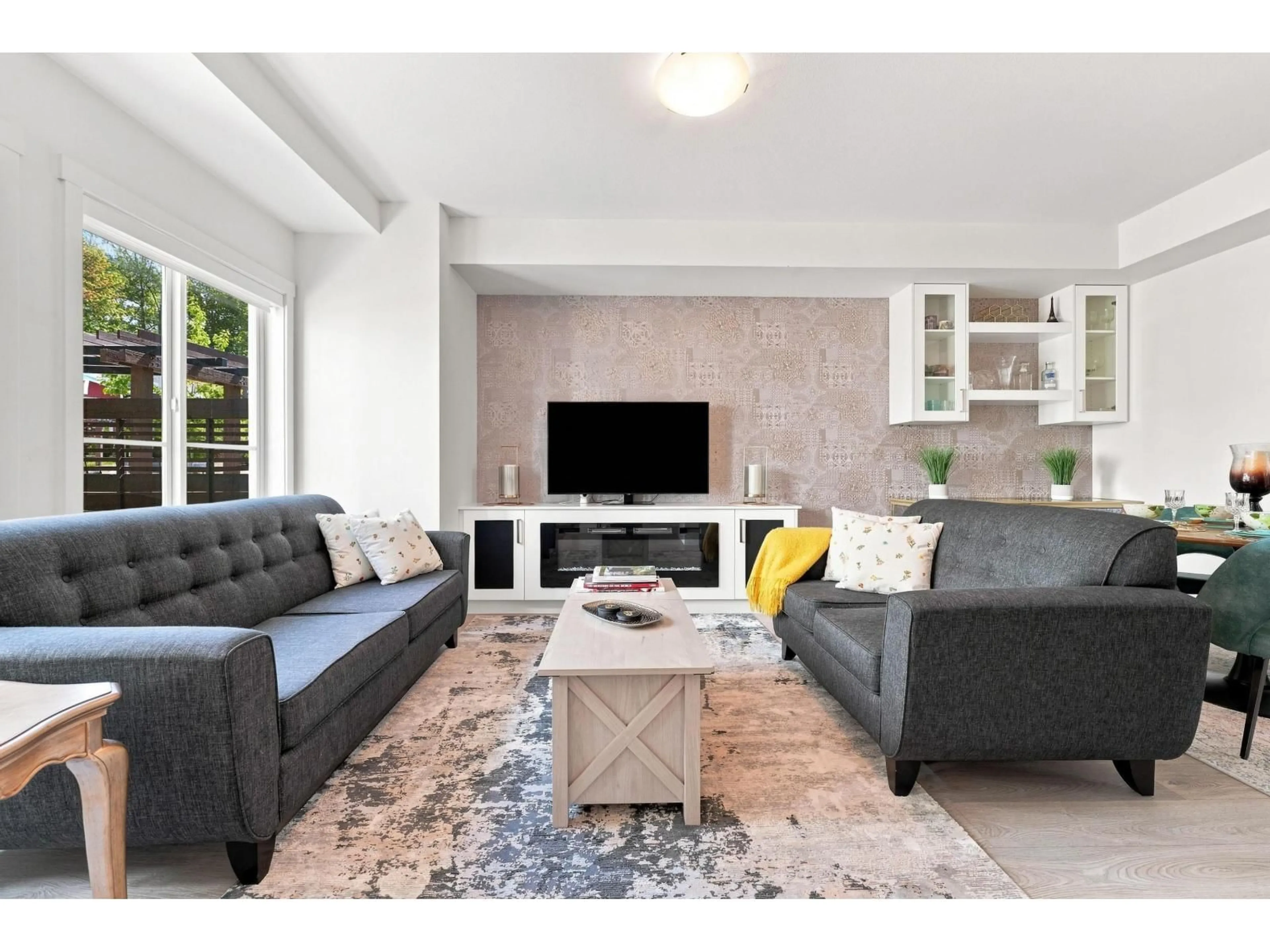 Living room with furniture, unknown for 89 - 16561 17A STREET, Surrey British Columbia V3Z1J3